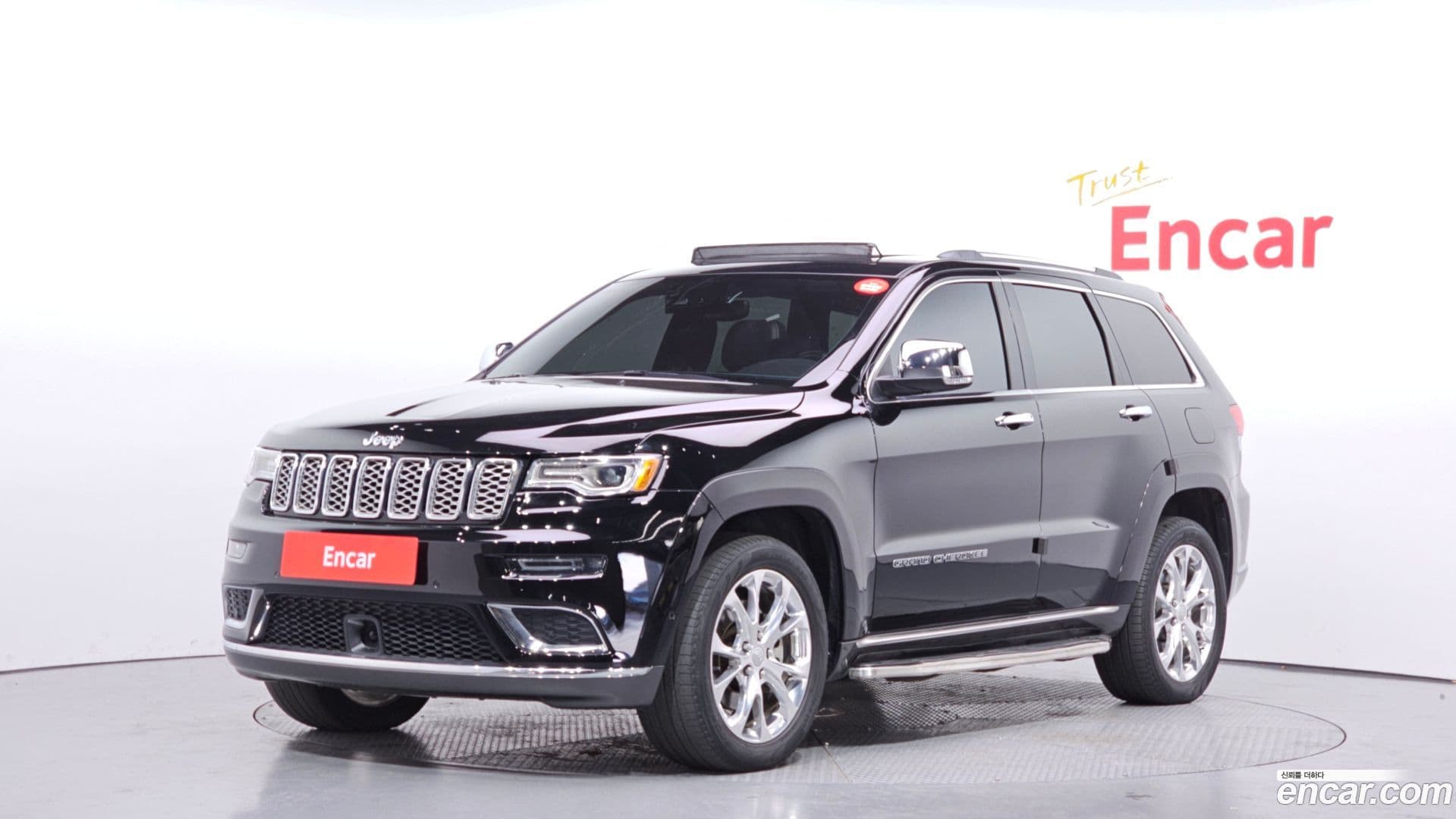 Main__Slider__Photo:Cherokee Jeep 2021.10-0