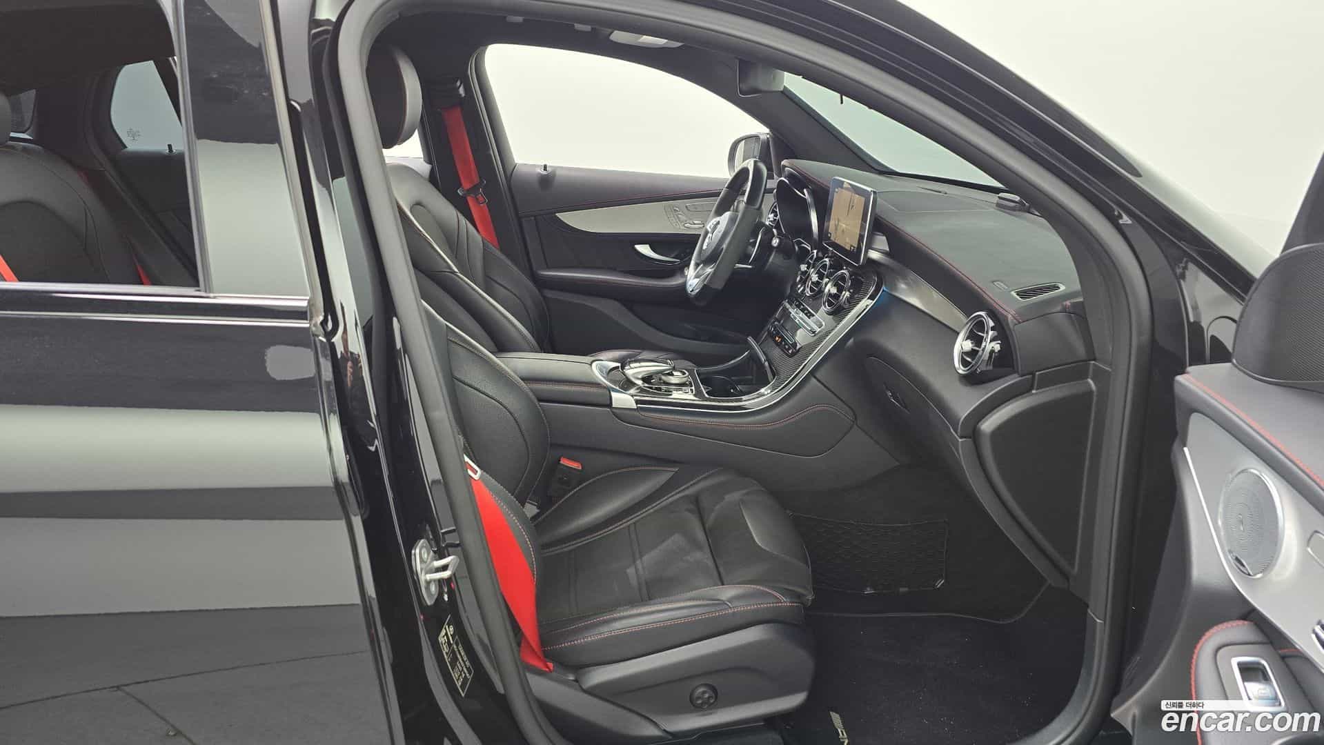 GLC-Class Mercedes-Benz 2019.11-OPTION-015