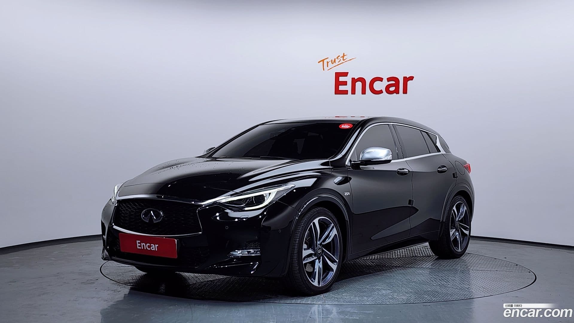 Main__Slider__Photo:Q30 Infiniti 2018.11-0
