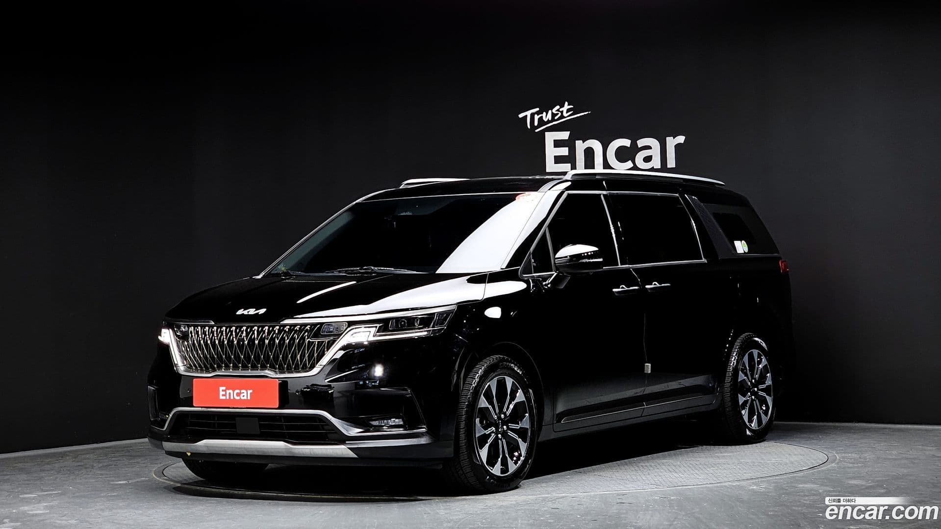 Main__Slider__Photo:Canival Kia 2022.5-0