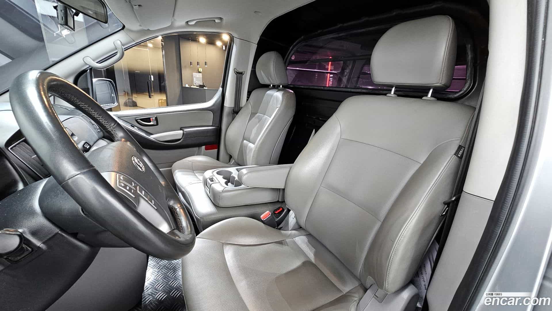 Starex Hyundai 2017.11-INNER-007