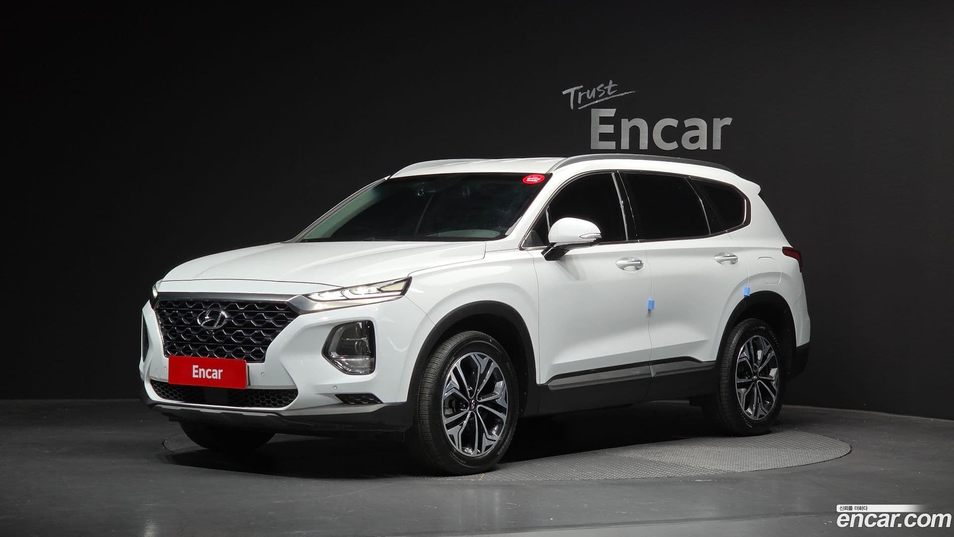 Main__Slider__Photo:Santafe Hyundai 2019.2-0