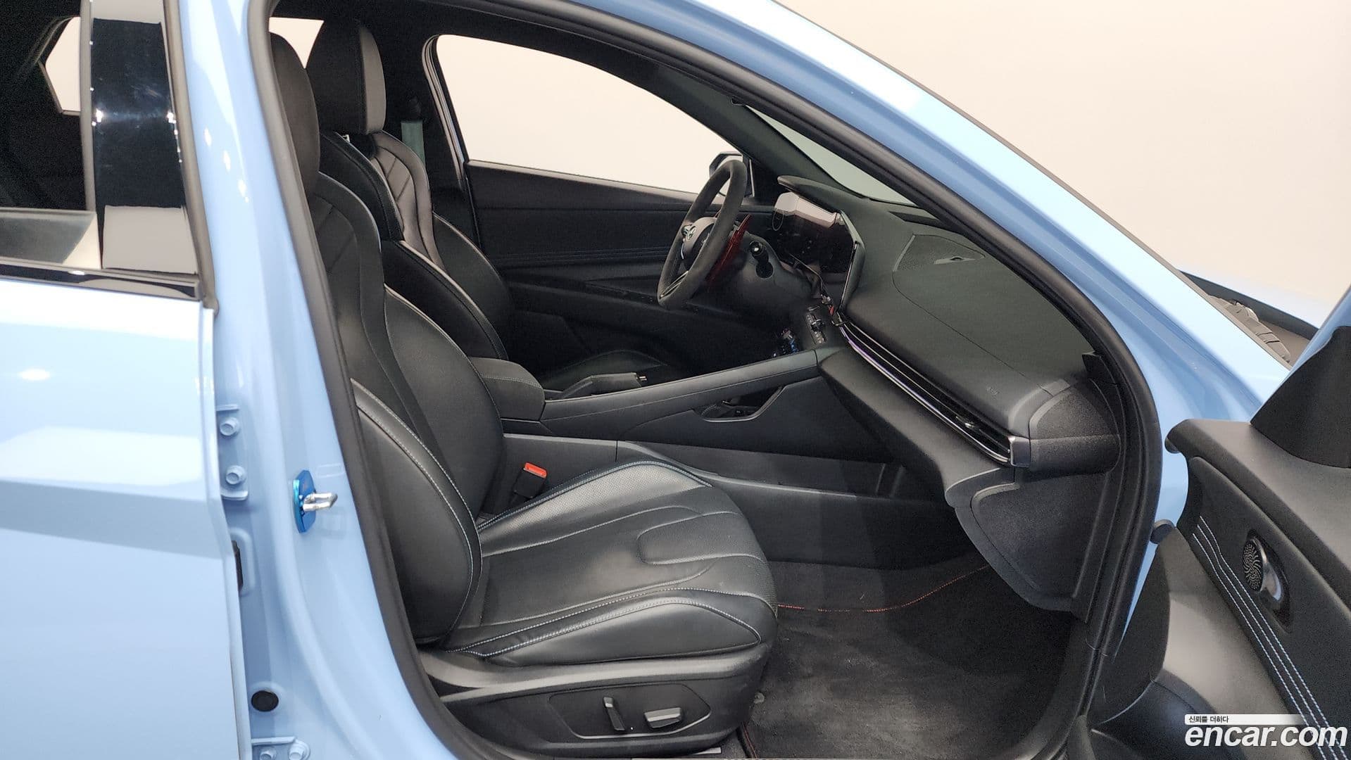 Main__Slider__Photo:AVANTE Hyundai 2022.7-10
