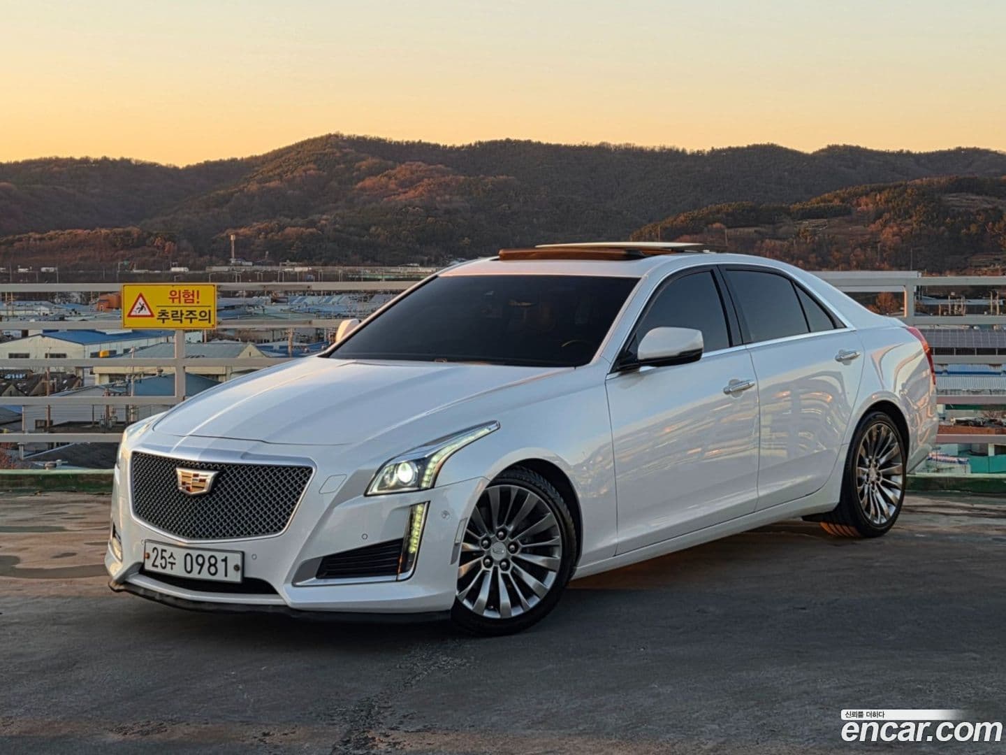 Main__Slider__Photo:CTS Cadillac 2015.9-0