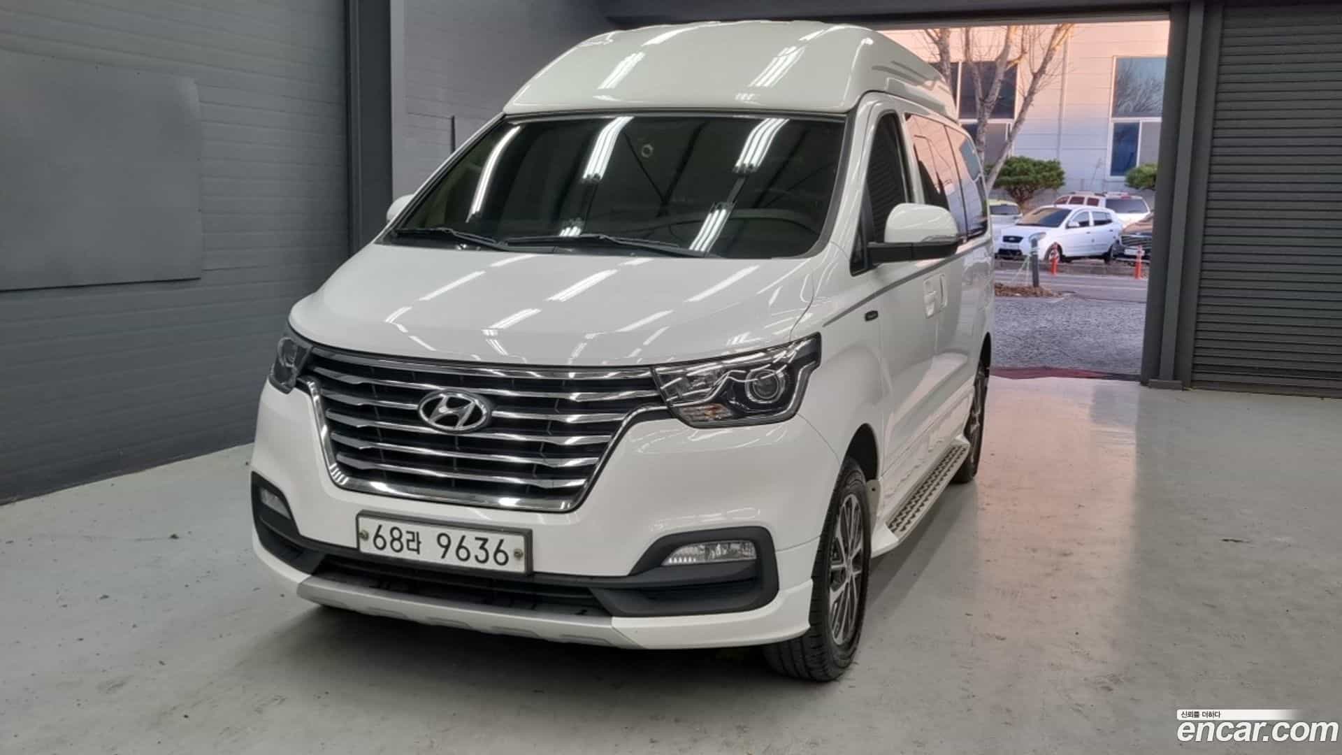 Starex Hyundai 2019.6-OUTER-001