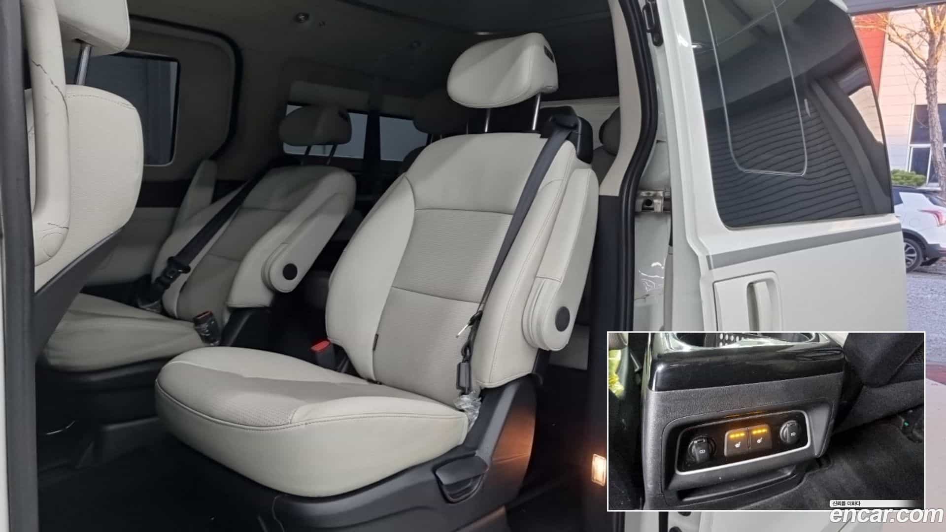 Starex Hyundai 2019.6-OPTION-015