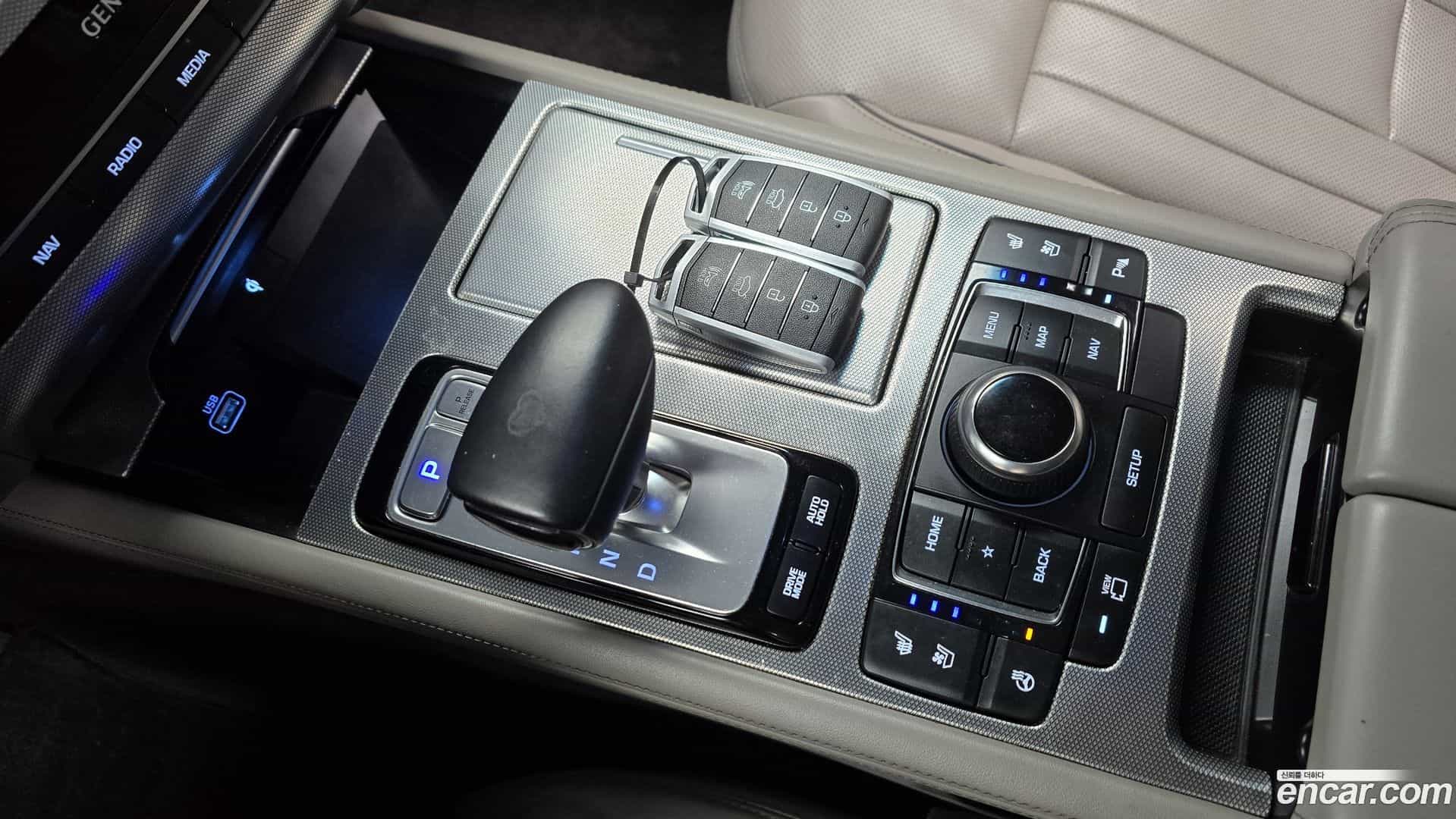 G80 Genesis 2019.0-INNER-009