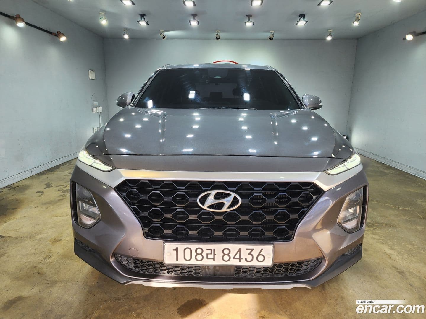 Main__Slider__Photo:Santafe Hyundai 2018.9-0