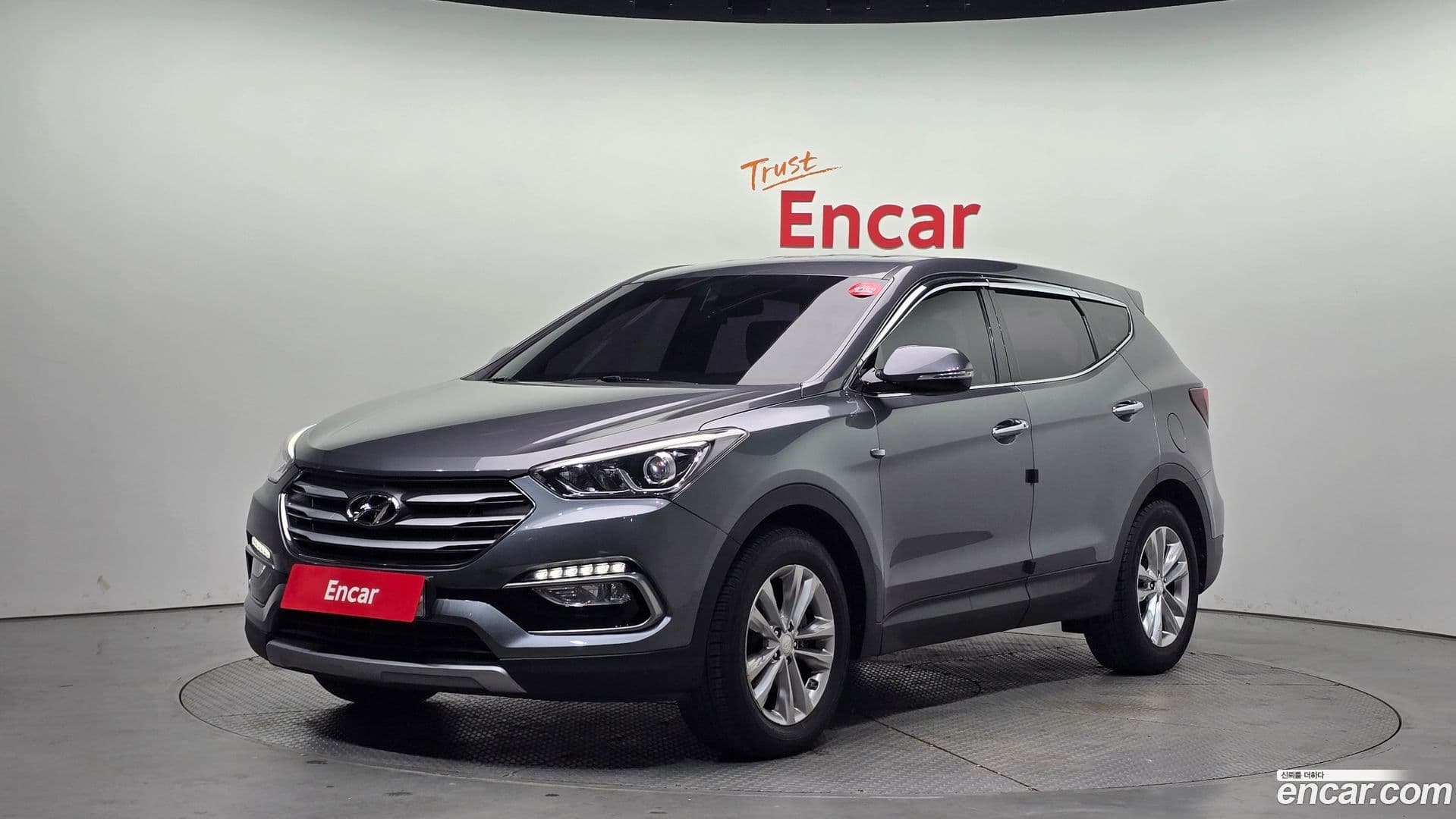 Main__Slider__Photo:Santafe Hyundai 2016.4-0