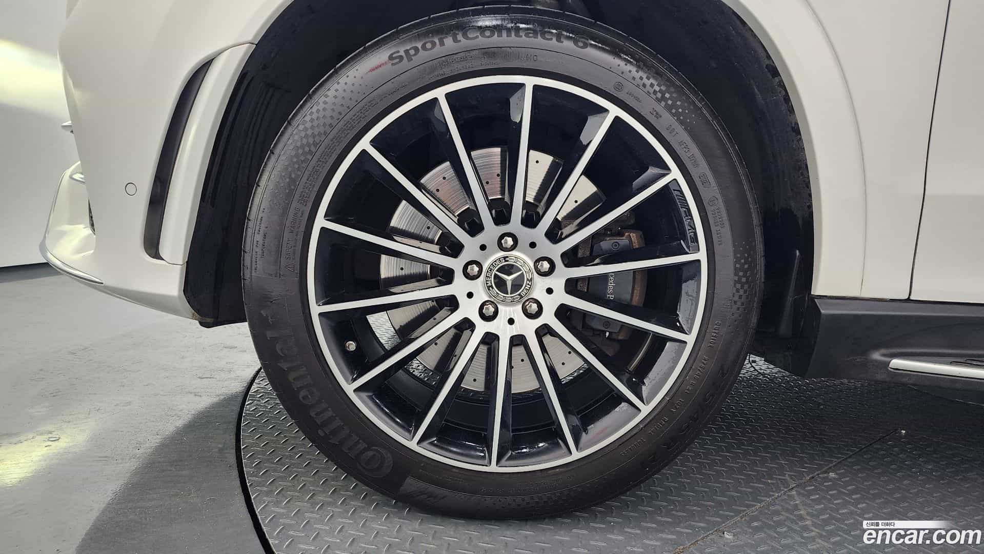 GLE-Class Mercedes-Benz 2021.10-OUTER-005