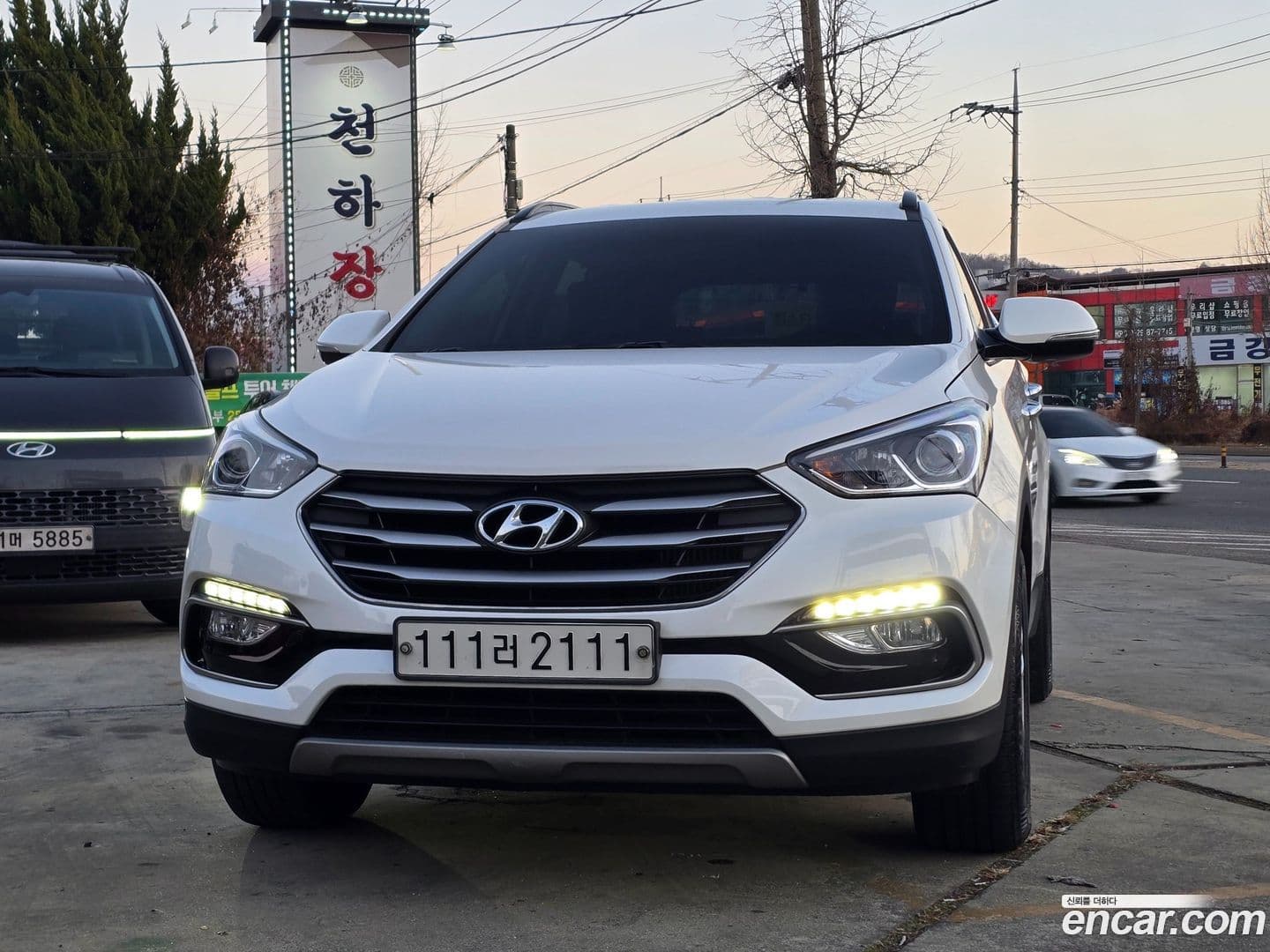 Main__Slider__Photo:Santafe Hyundai 2016.5-0