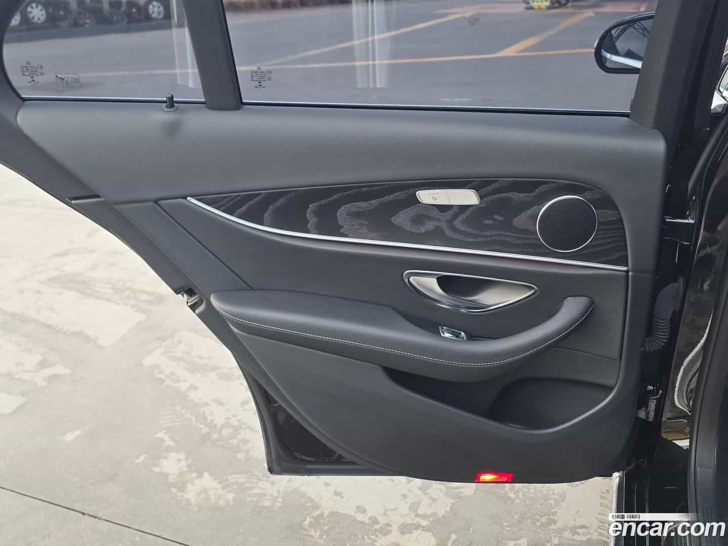 E-Class Mercedes-Benz 2018.0-OPTION-019