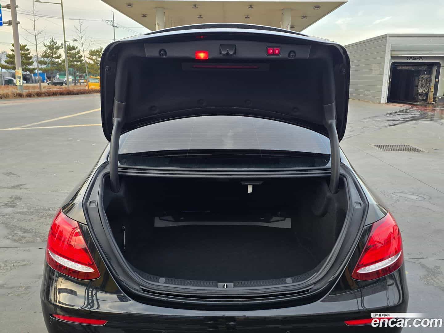 E-Class Mercedes-Benz 2018.0-OPTION-022