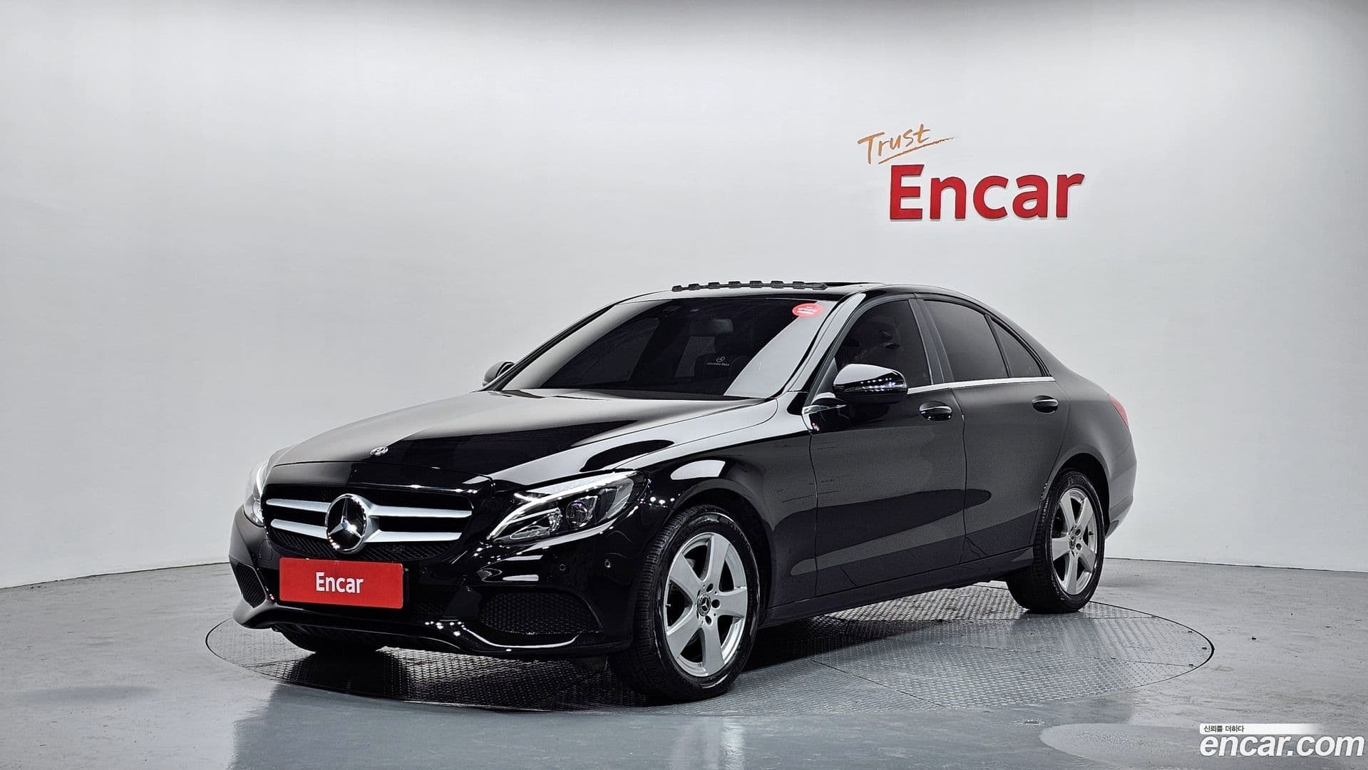 Main__Slider__Photo:C-Class Mercedes-Benz 2018.2-0