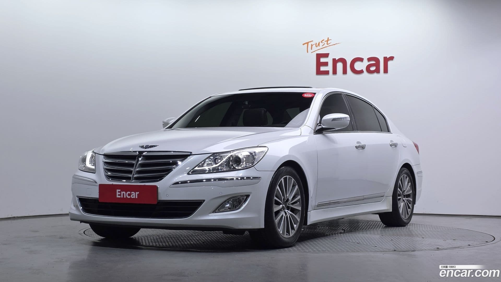 Main__Slider__Photo:Genesis Hyundai 2013.3-0
