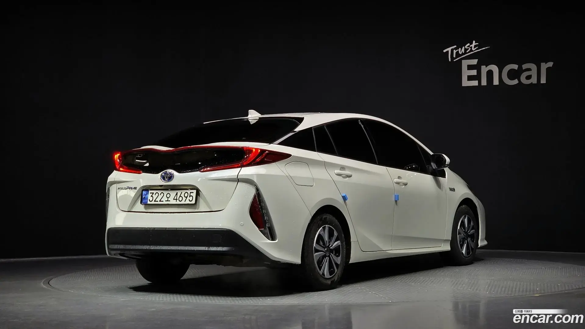 Main__Slider__Photo:Prius Toyota 2018.7-1