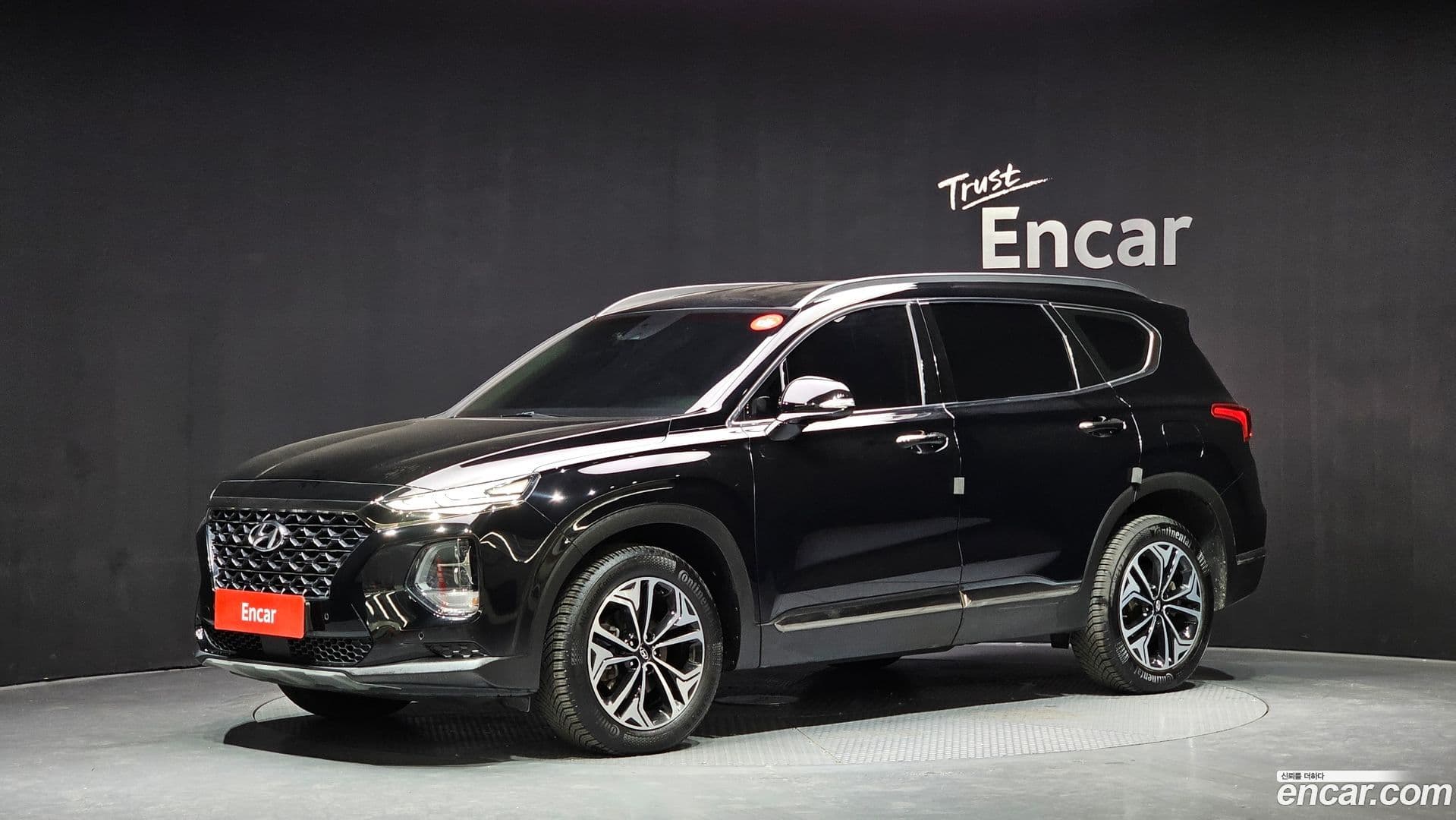 Main__Slider__Photo:Santafe Hyundai 2018.10-0