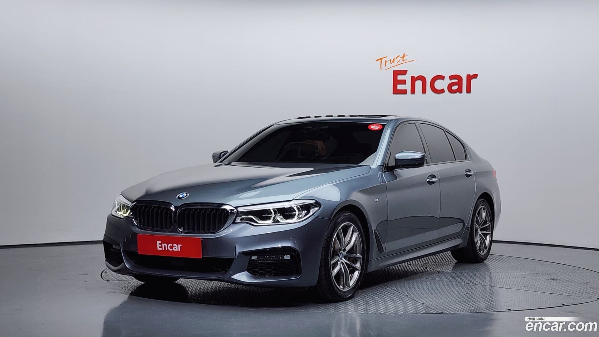 Main__Slider__Photo:5-Series BMW 2017.9-0