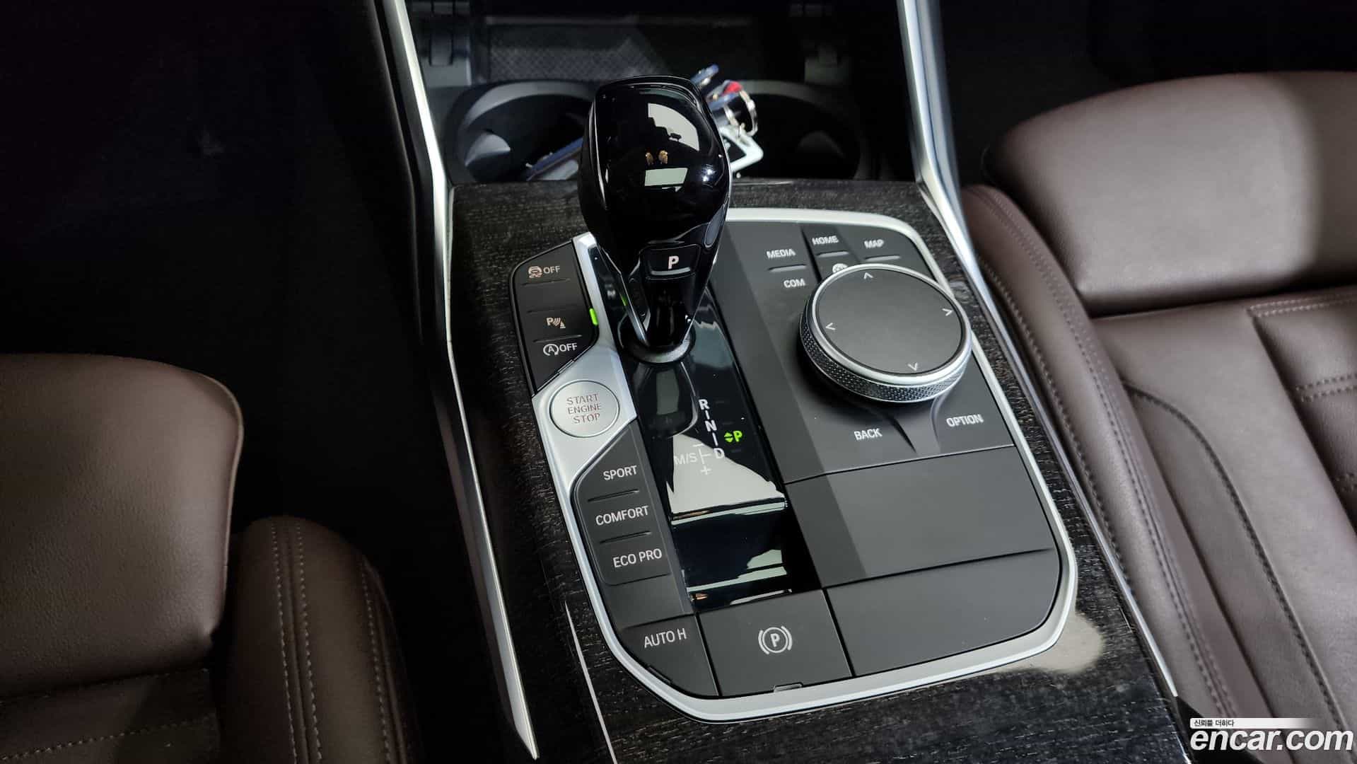 3-Series BMW 2022.3-INNER-009
