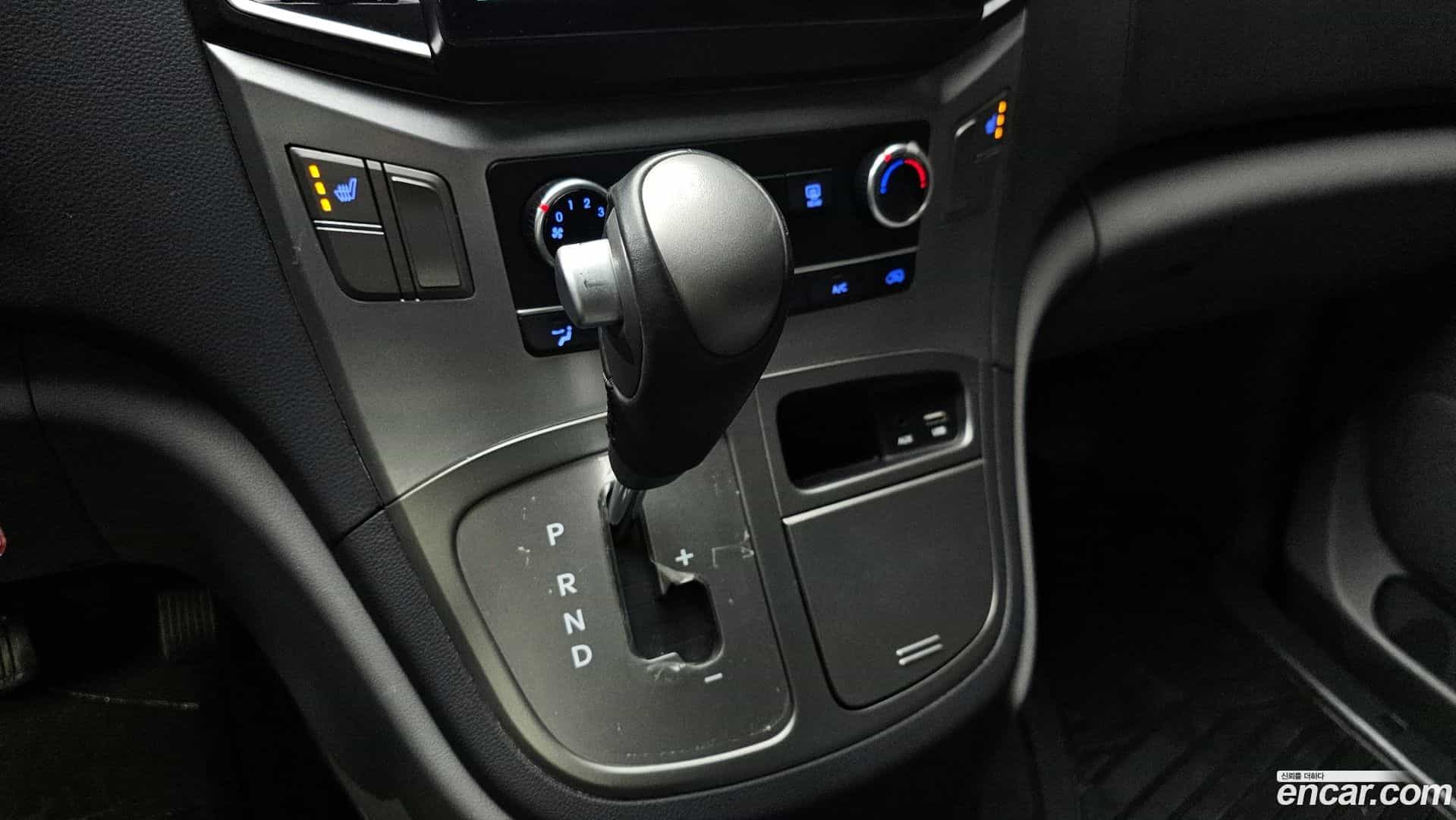 Starex Hyundai 2019.6-INNER-009