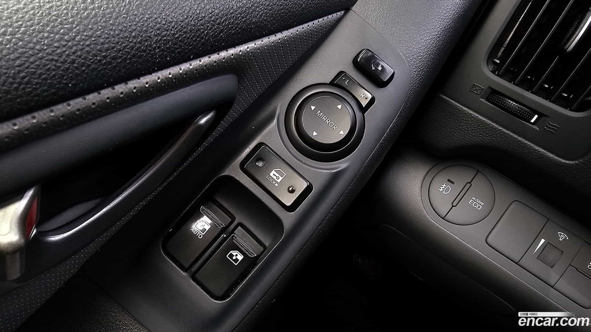 Starex Hyundai 2019.6-OPTION-020