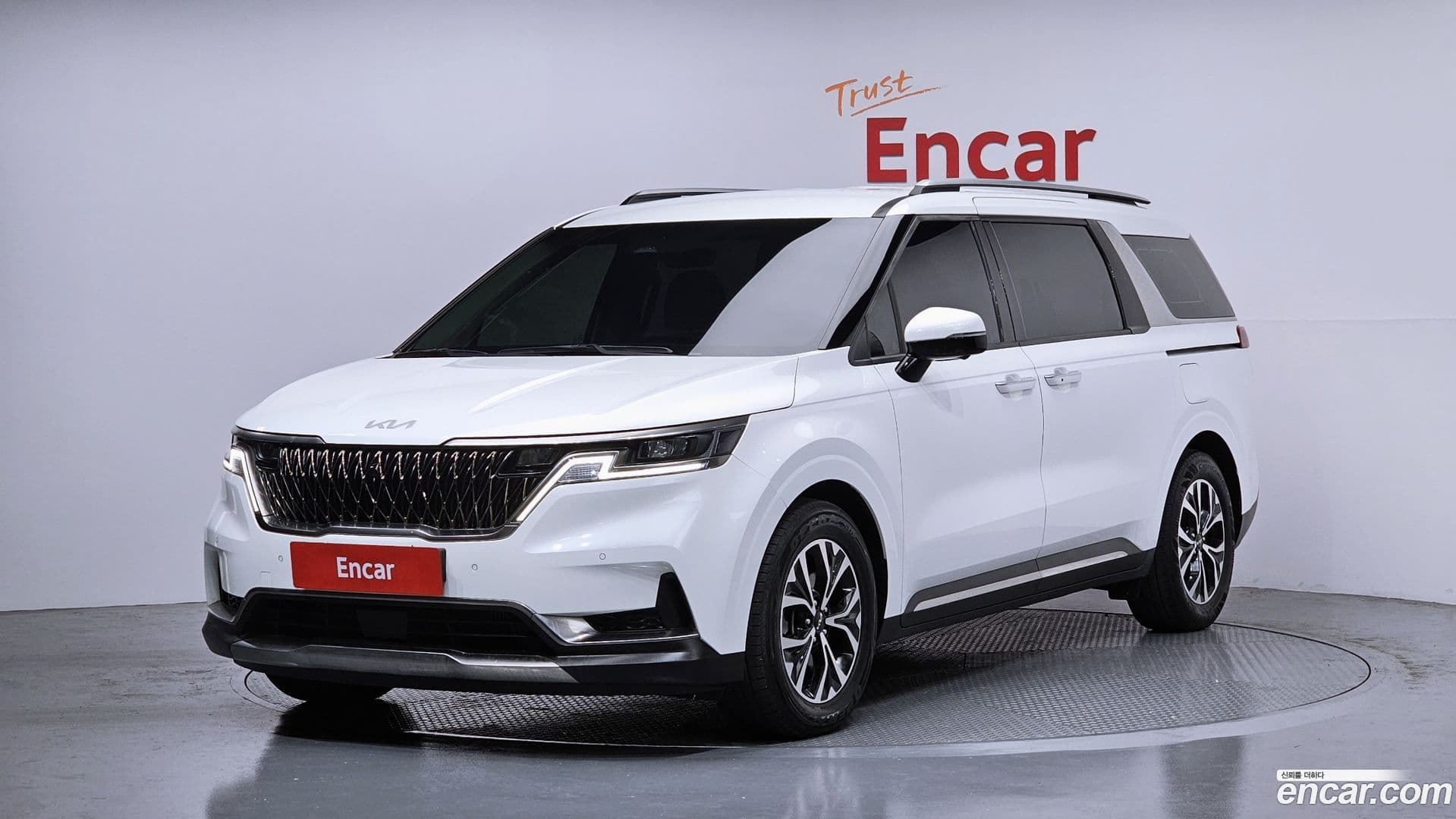 Main__Slider__Photo:Canival Kia 2023.0-0