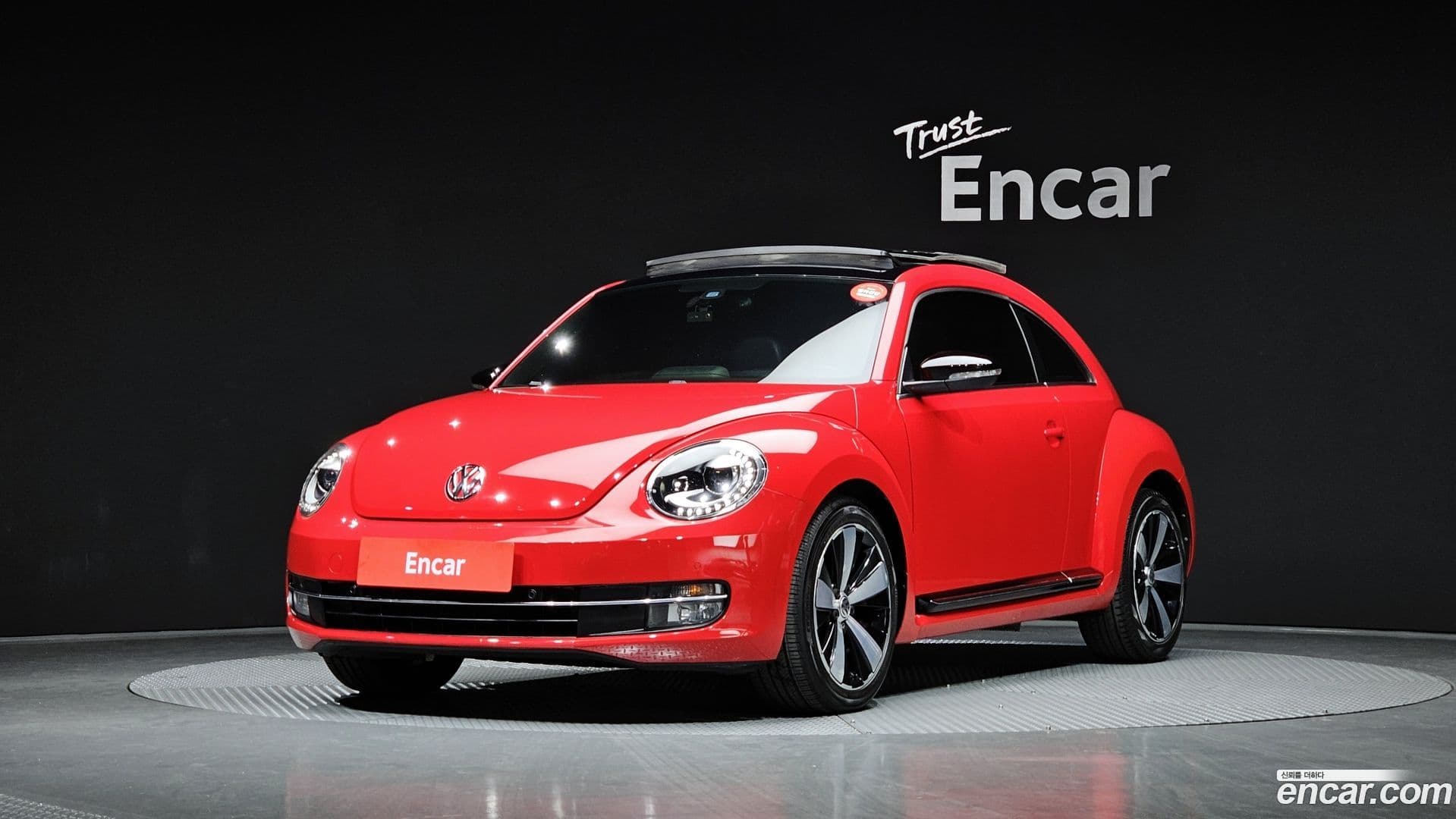 Main__Slider__Photo:Beatle Volkswagen 2014.5-0