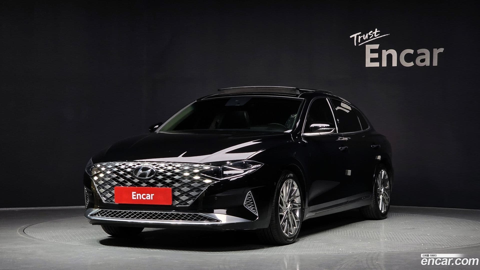Main__Slider__Photo:Grandeur Hyundai 2021.11-0