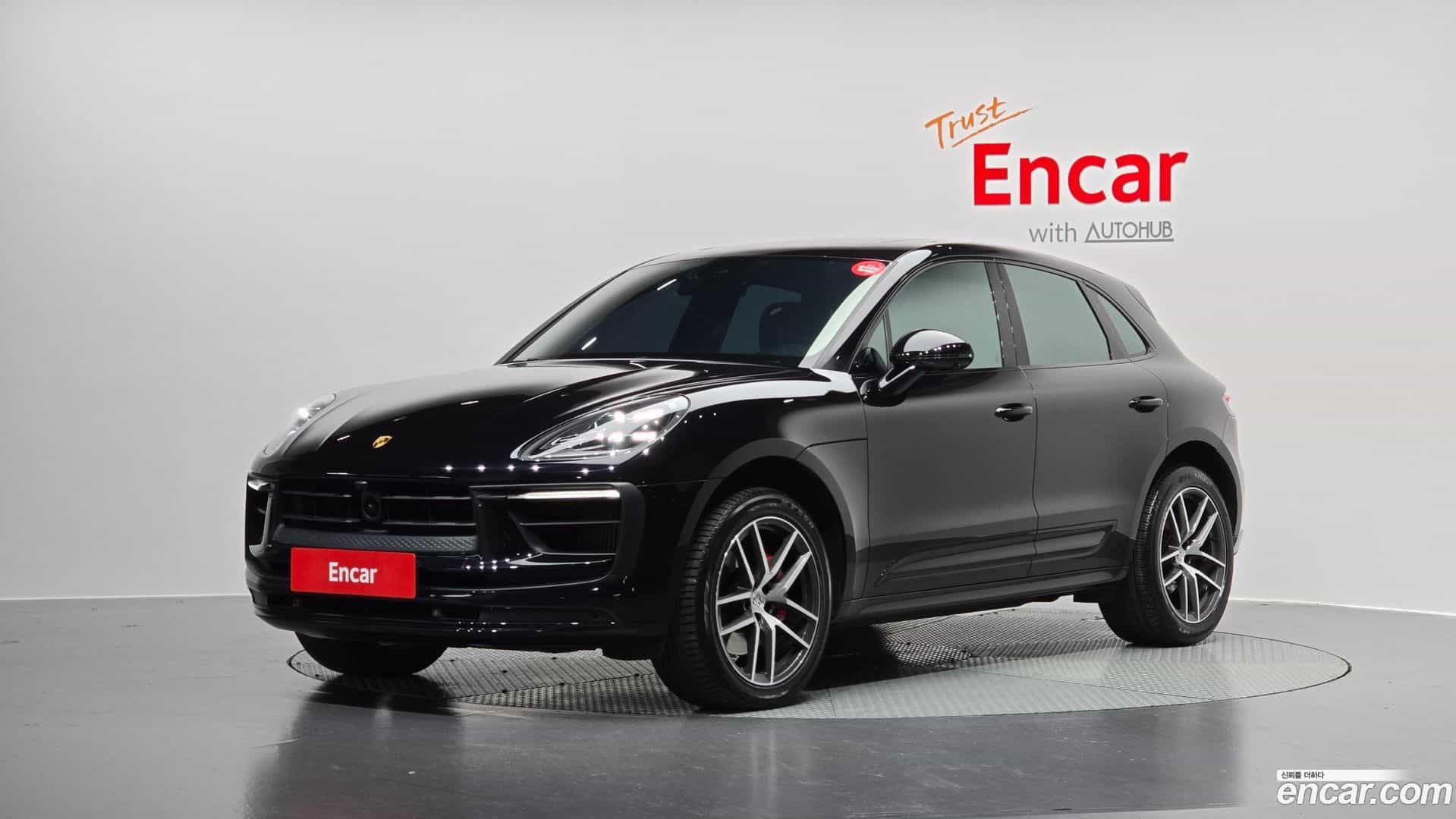 Macan Porsche 2023.7-OUTER-001