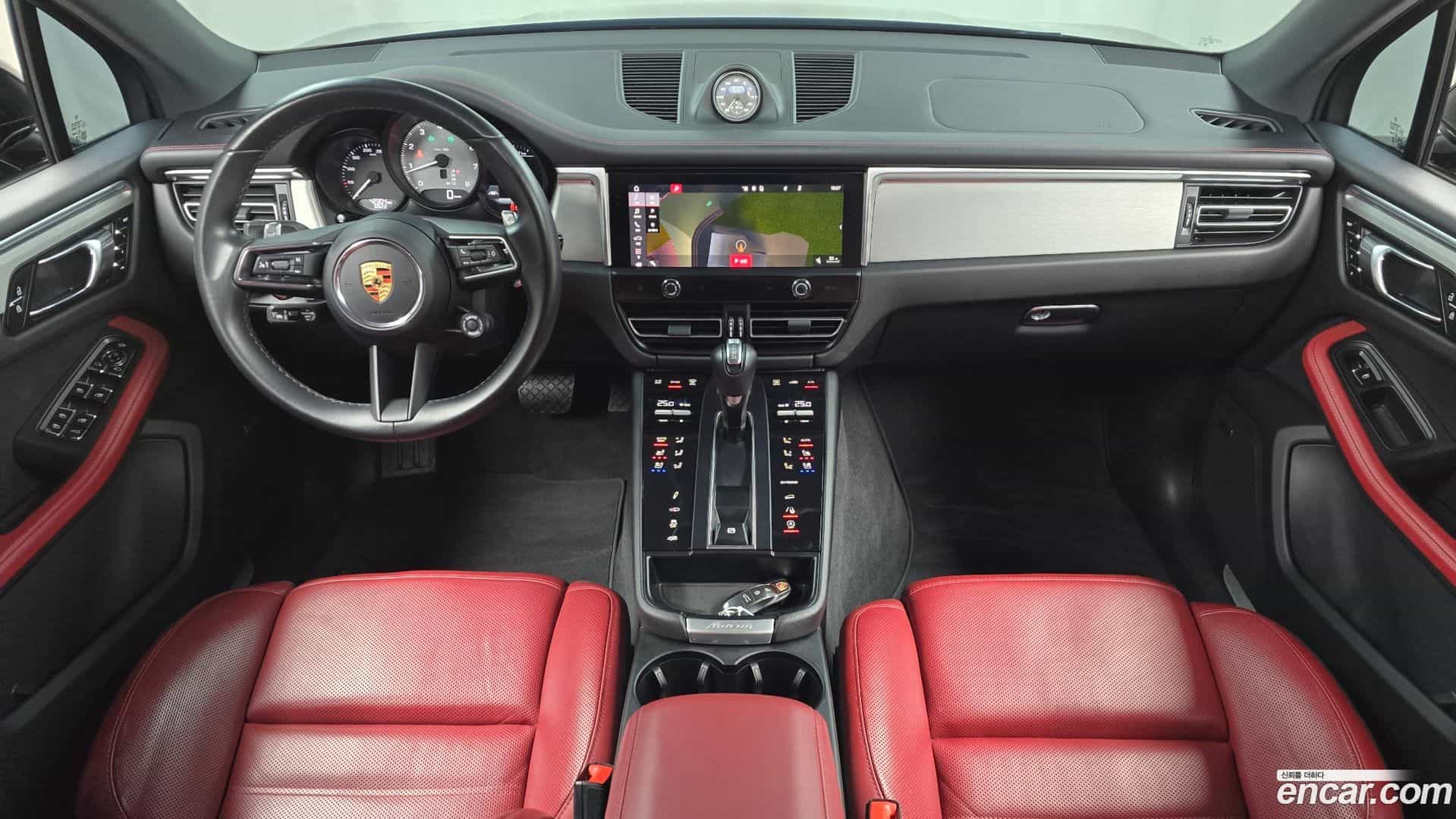 Macan Porsche 2023.7-INNER-007
