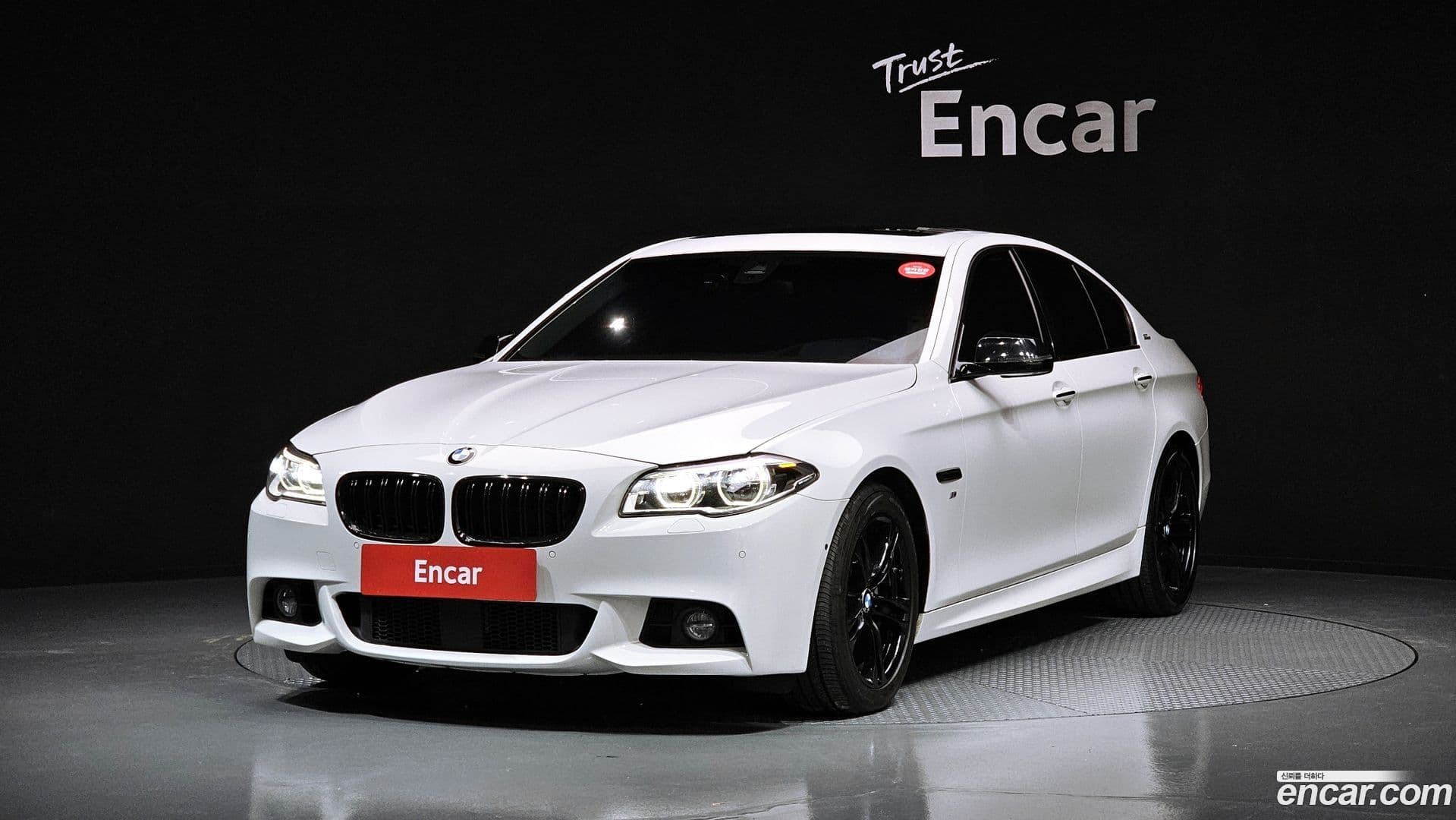 Main__Slider__Photo:5-Series BMW 2016.10-0