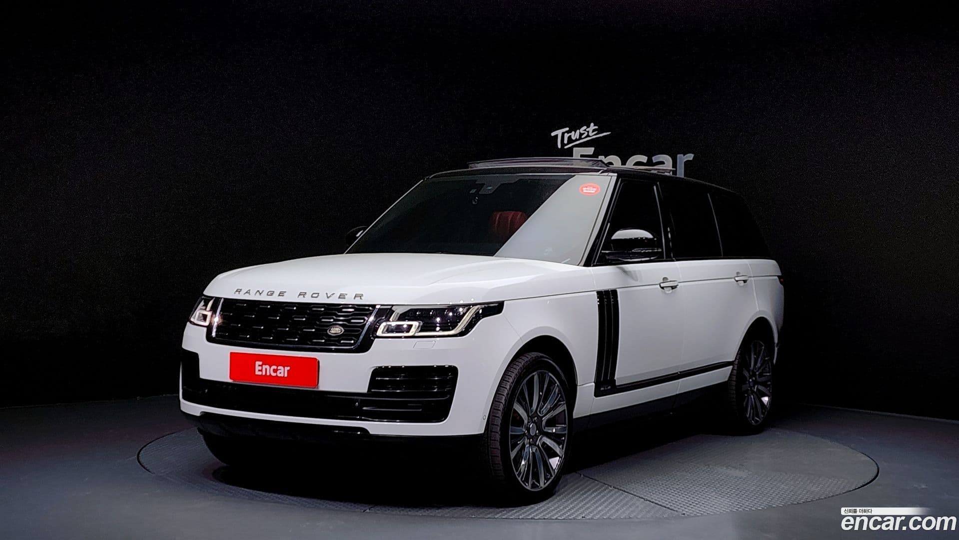 Main__Slider__Photo:Range Rover Land Rover 2015.0-0