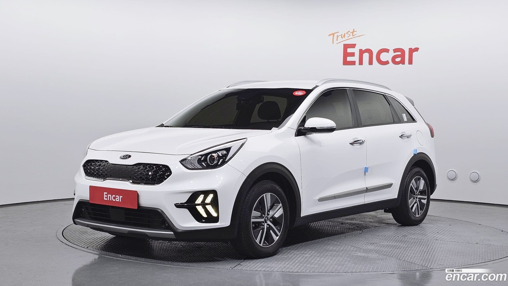 Main__Slider__Photo:Niro Kia 2020.11-0