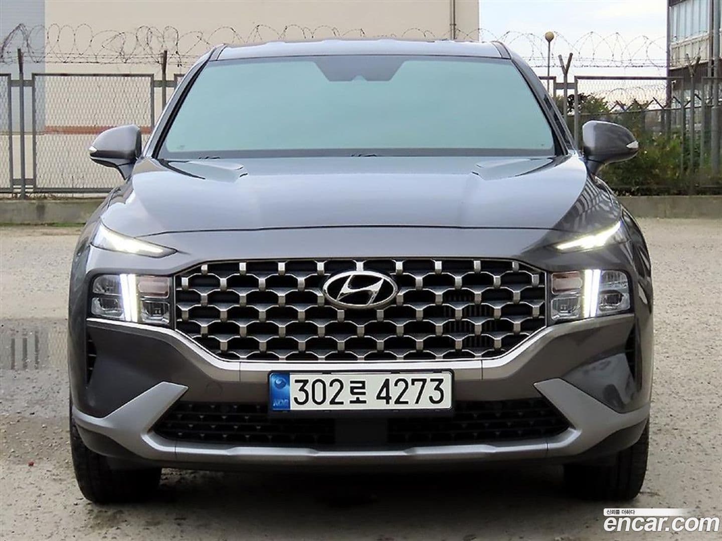 Main__Slider__Photo:Santafe Hyundai 2022.11-0