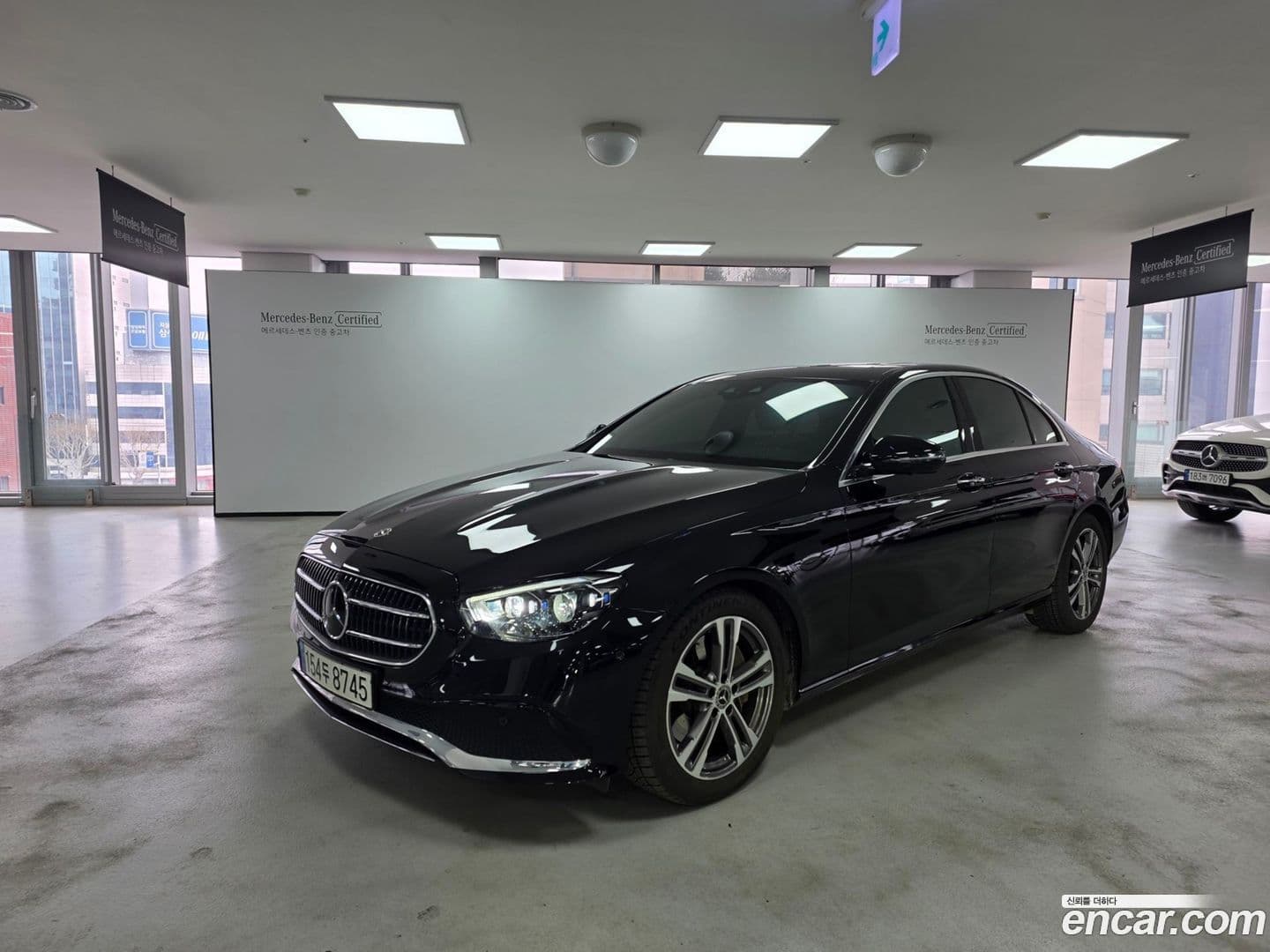 Main__Slider__Photo:E-Class Mercedes-Benz 2022.2-0