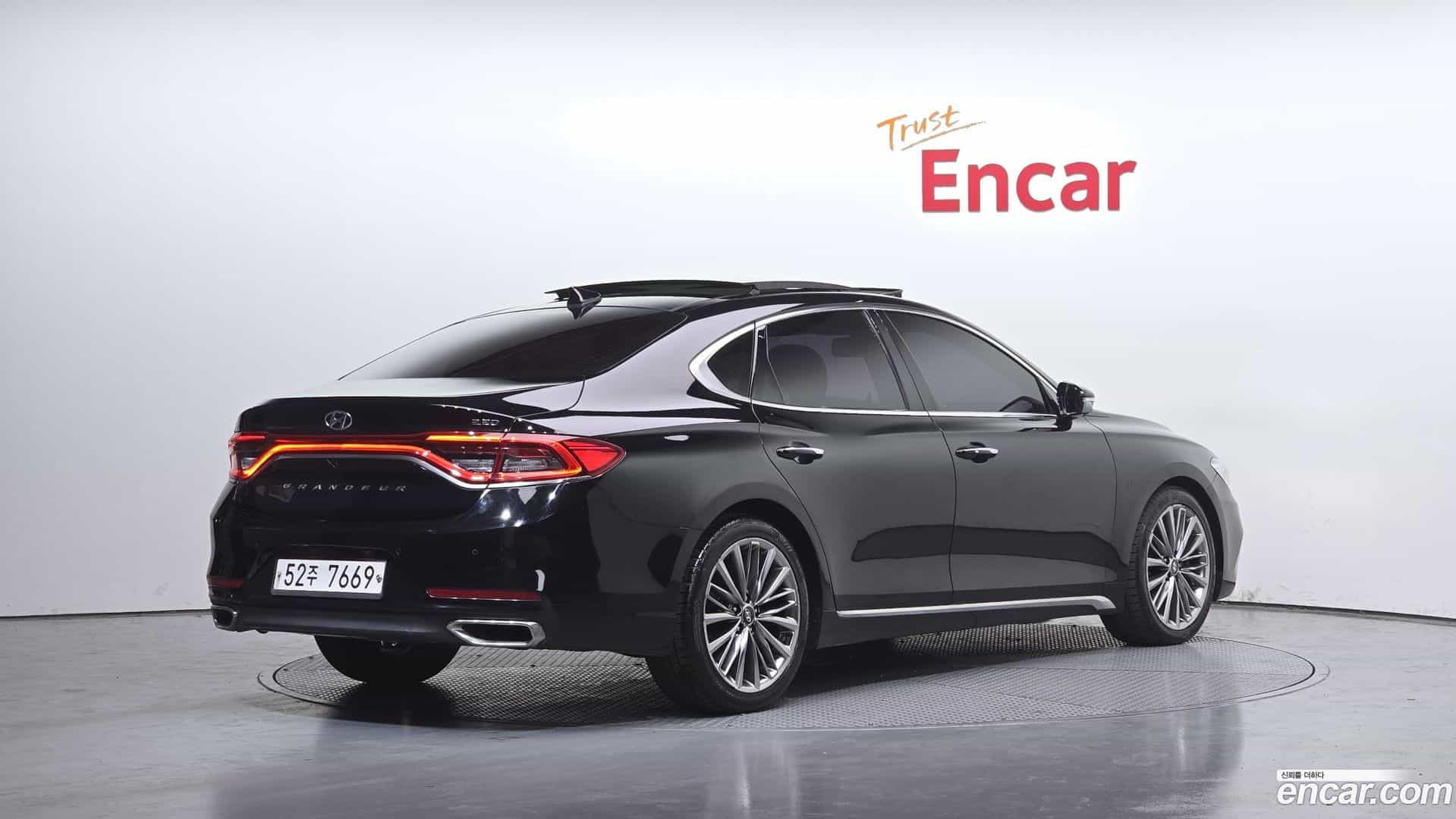 Grandeur Hyundai 2017.2-OUTER-002