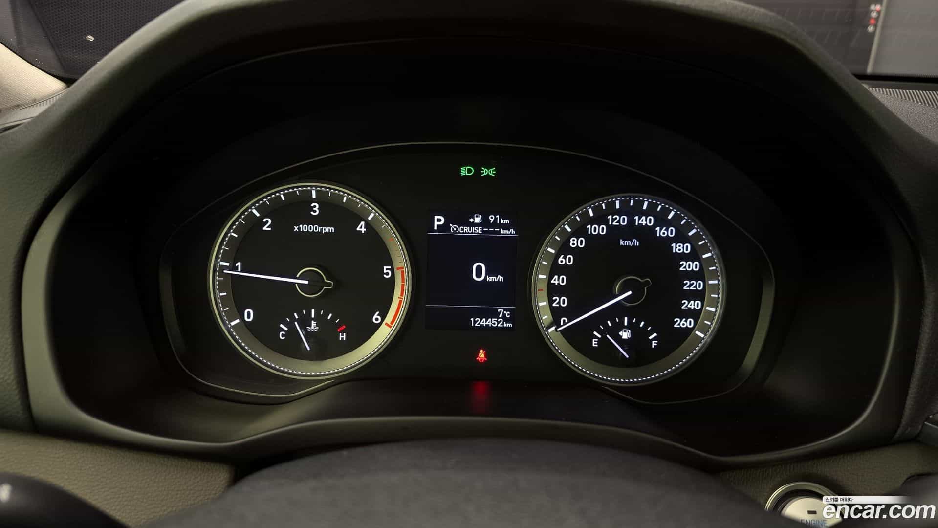 Grandeur Hyundai 2017.2-INNER-008