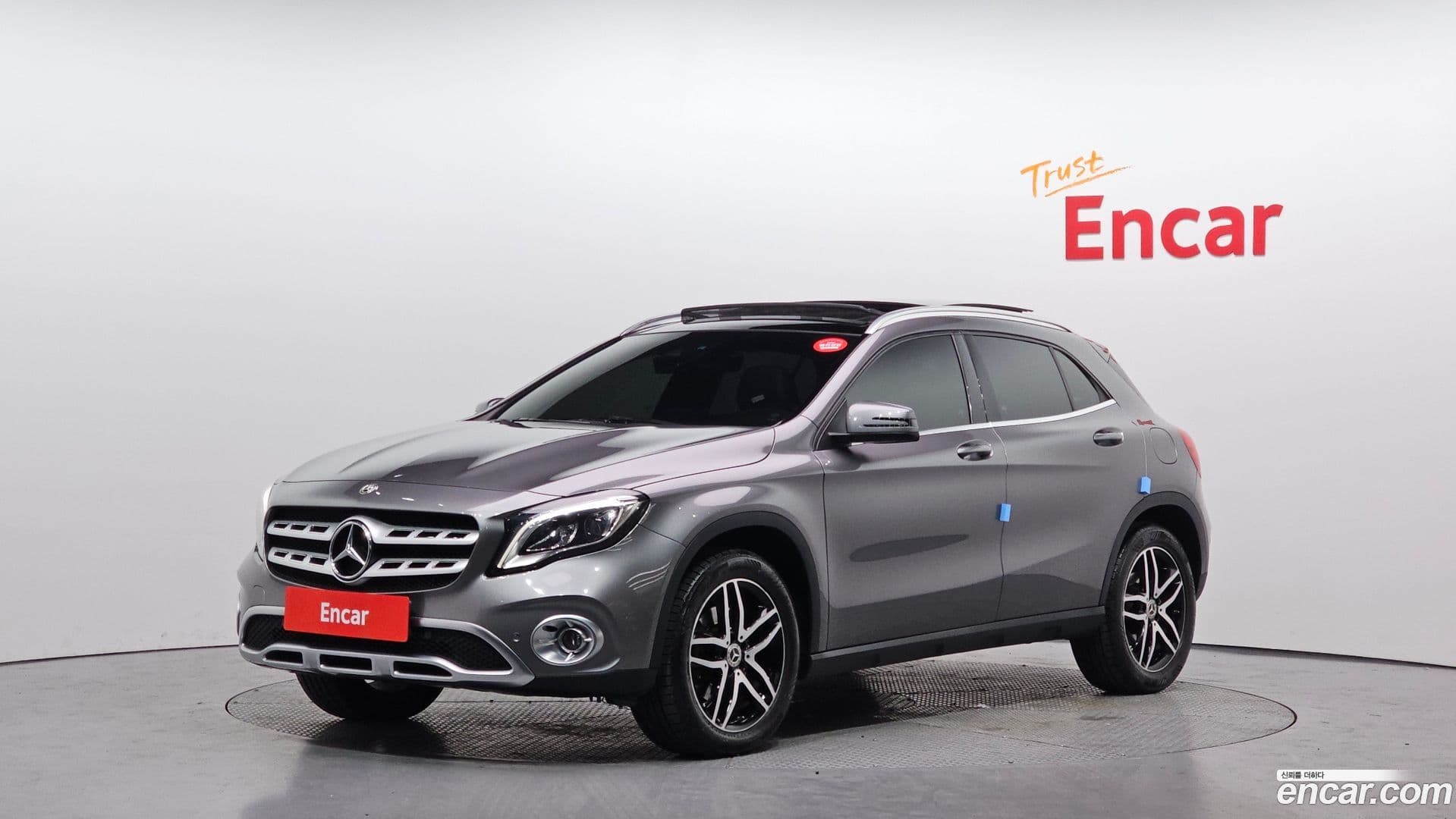 Main__Slider__Photo:GLA-Class Mercedes-Benz 2018.10-0