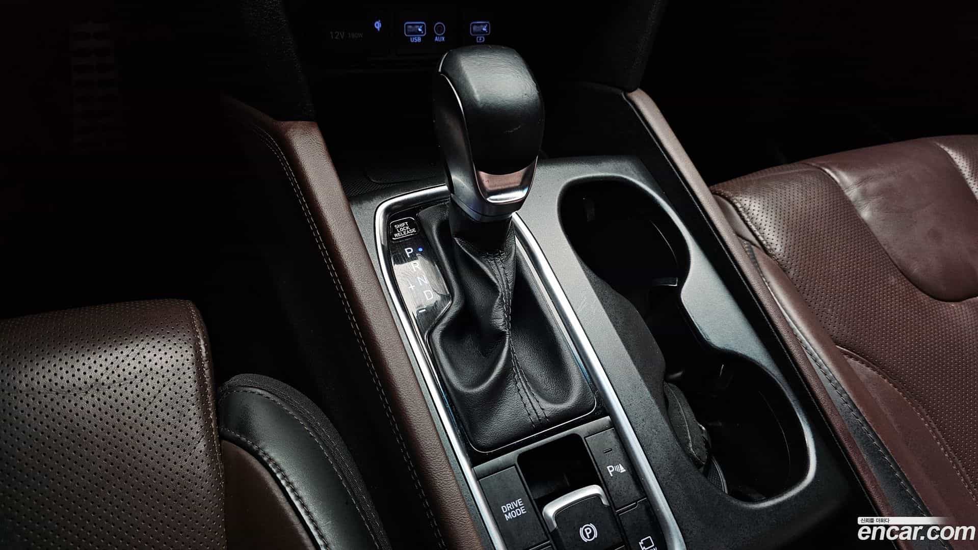 Santafe Hyundai 2019.1-INNER-009