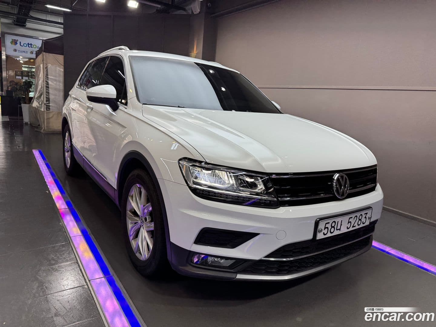 Main__Slider__Photo:Tiguan Volkswagen 2018.4-0