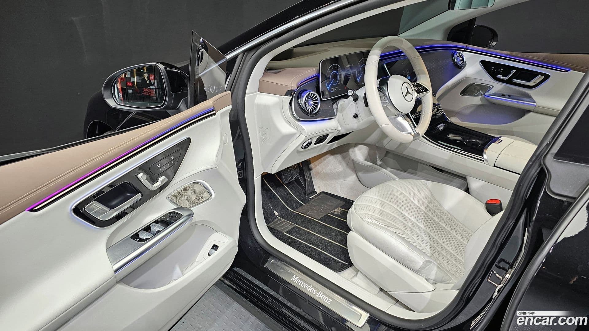 Main__Slider__Photo:EQE Mercedes-Benz 2023.11-0