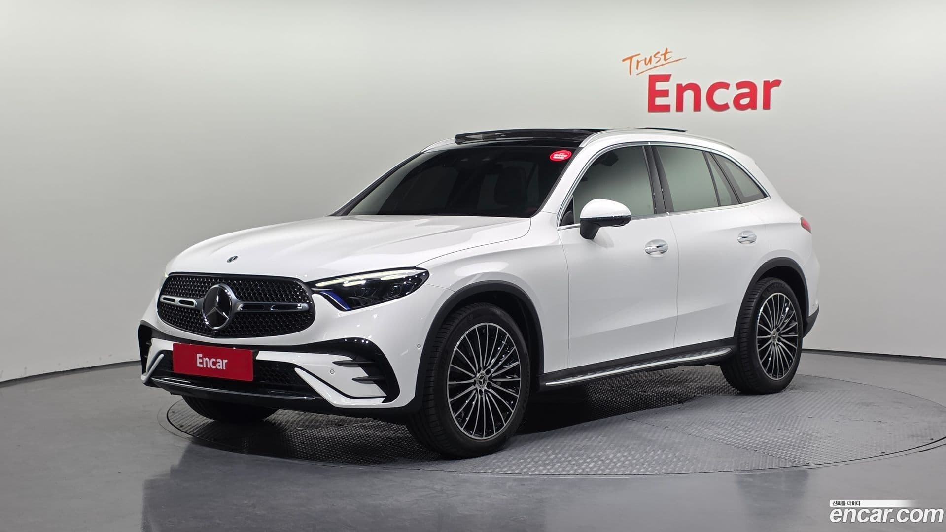 Main__Slider__Photo:GLC-Class Mercedes-Benz 2024.3-0