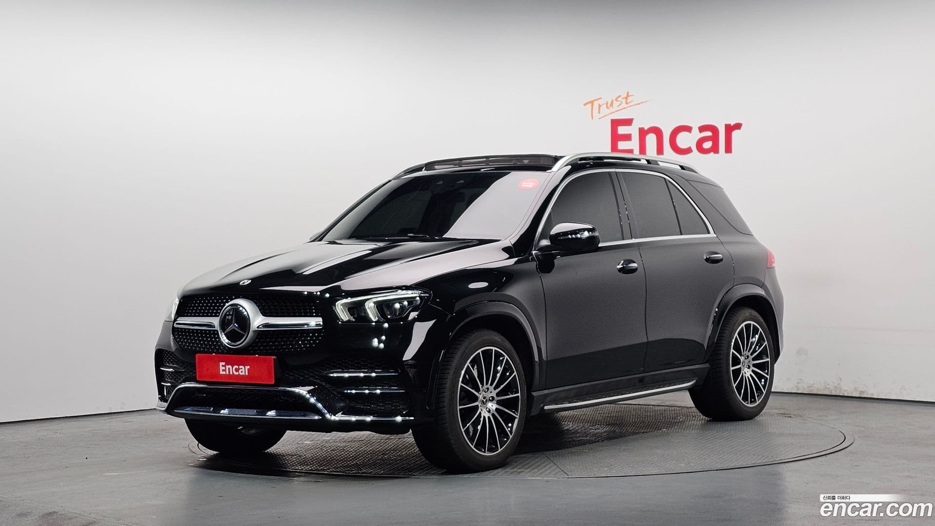 Main__Slider__Photo:GLE-Class Mercedes-Benz 2023.5-0