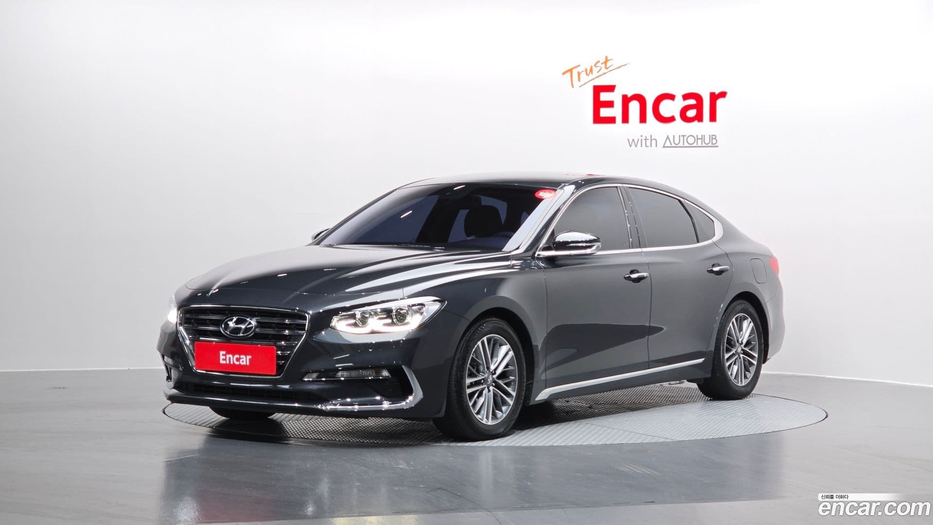 Main__Slider__Photo:Grandeur Hyundai 2016.11-0