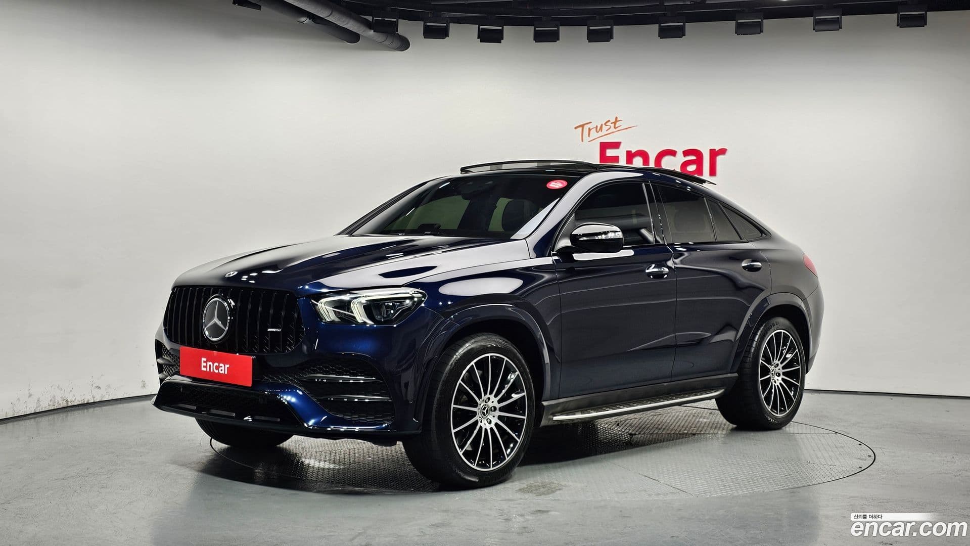 Main__Slider__Photo:GLE-Class Mercedes-Benz 2022.10-0