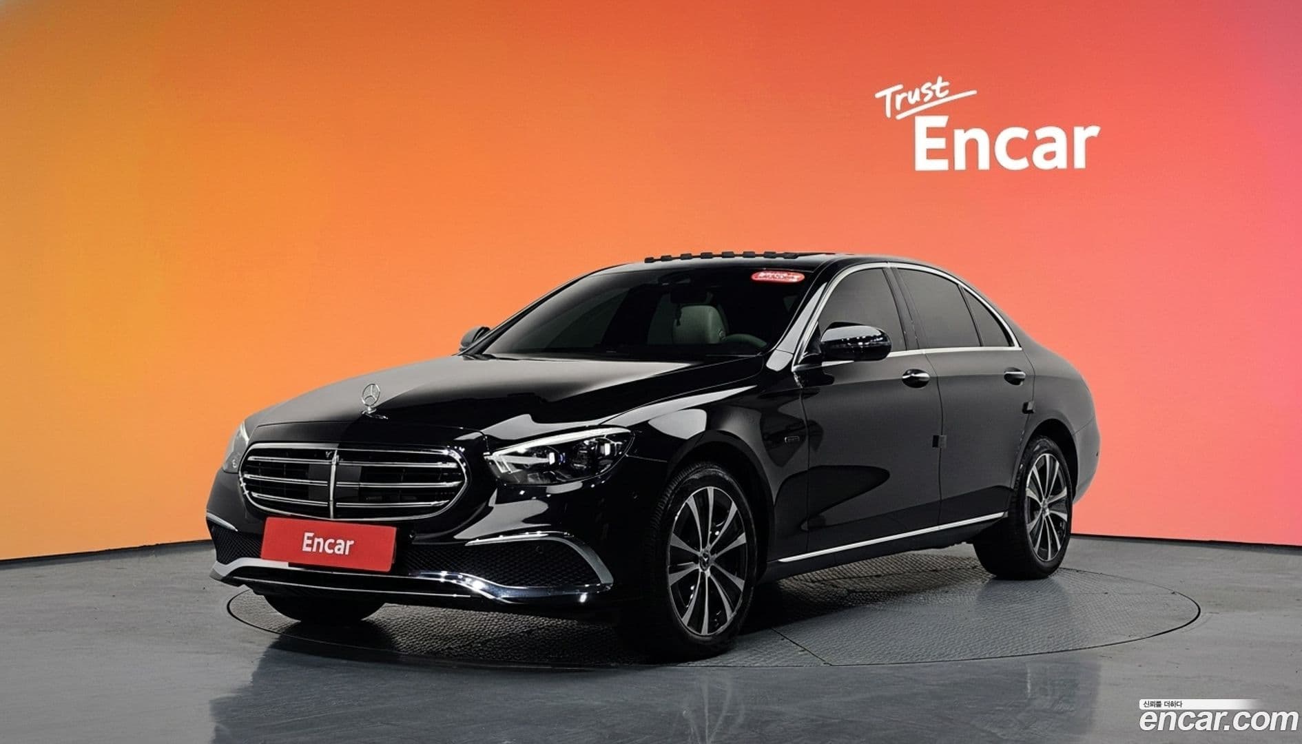 Main__Slider__Photo:E-Class Mercedes-Benz 2021.3-0