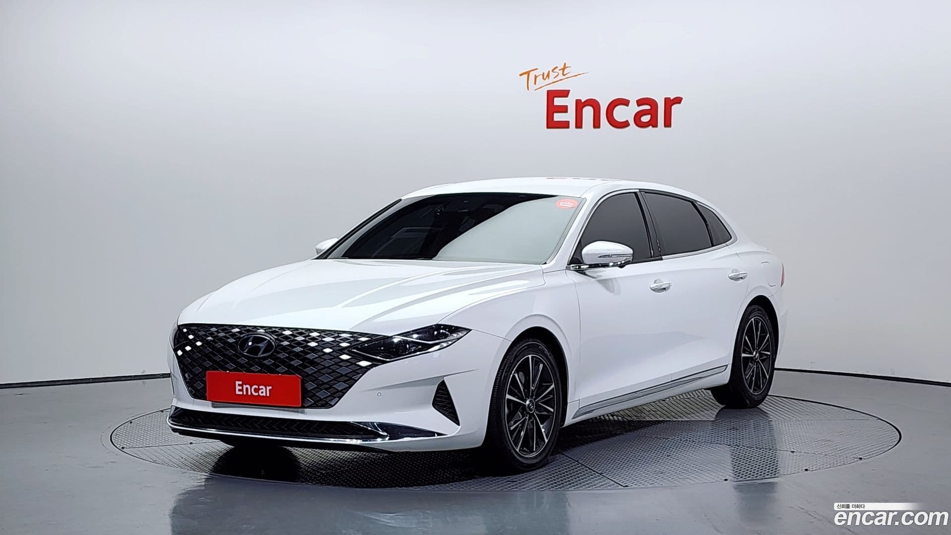 Main__Slider__Photo:Grandeur Hyundai 2019.11-0