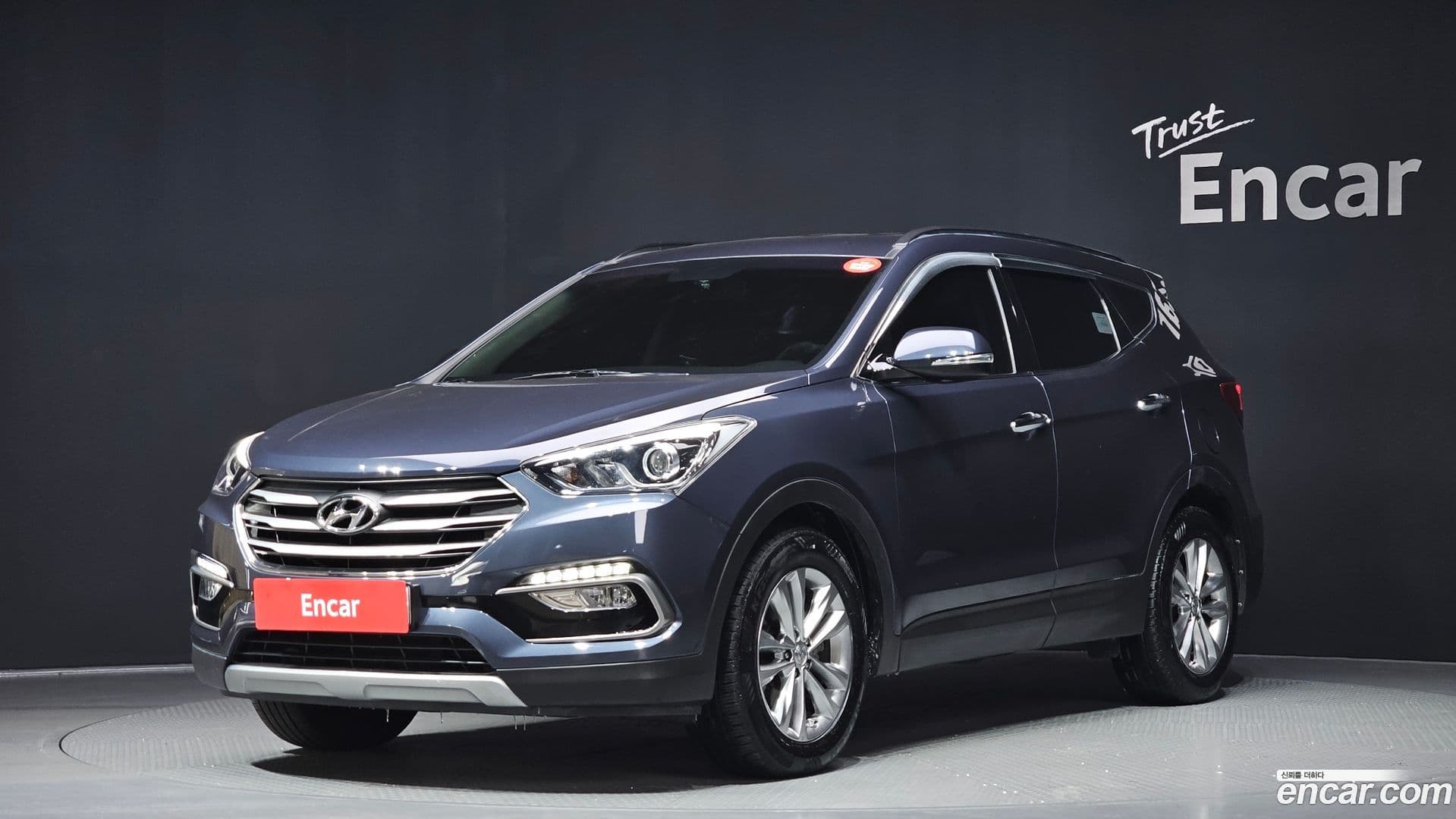 Main__Slider__Photo:Santafe Hyundai 2015.11-0