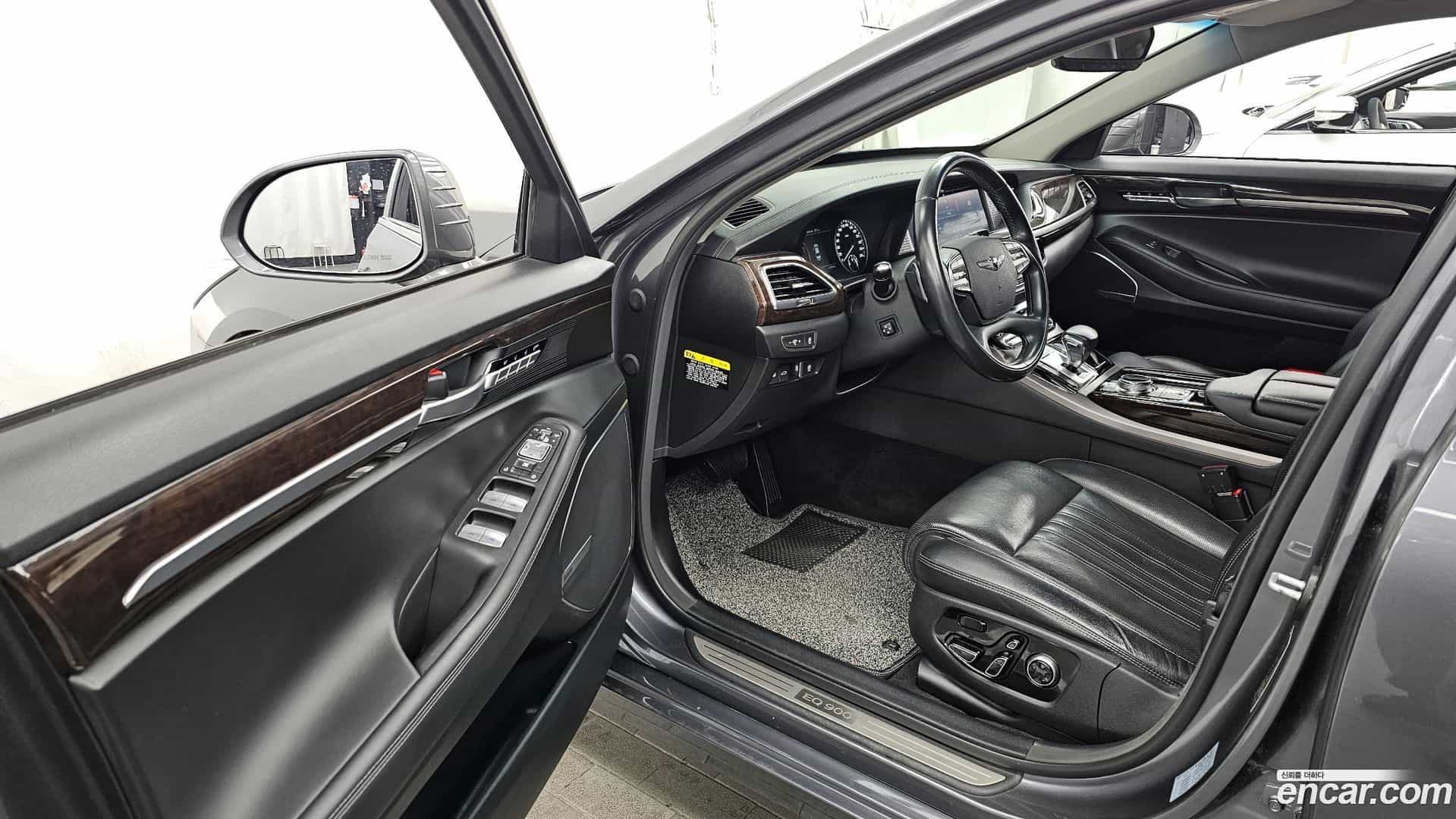 EQ900 Genesis 2016.2-INNER-010