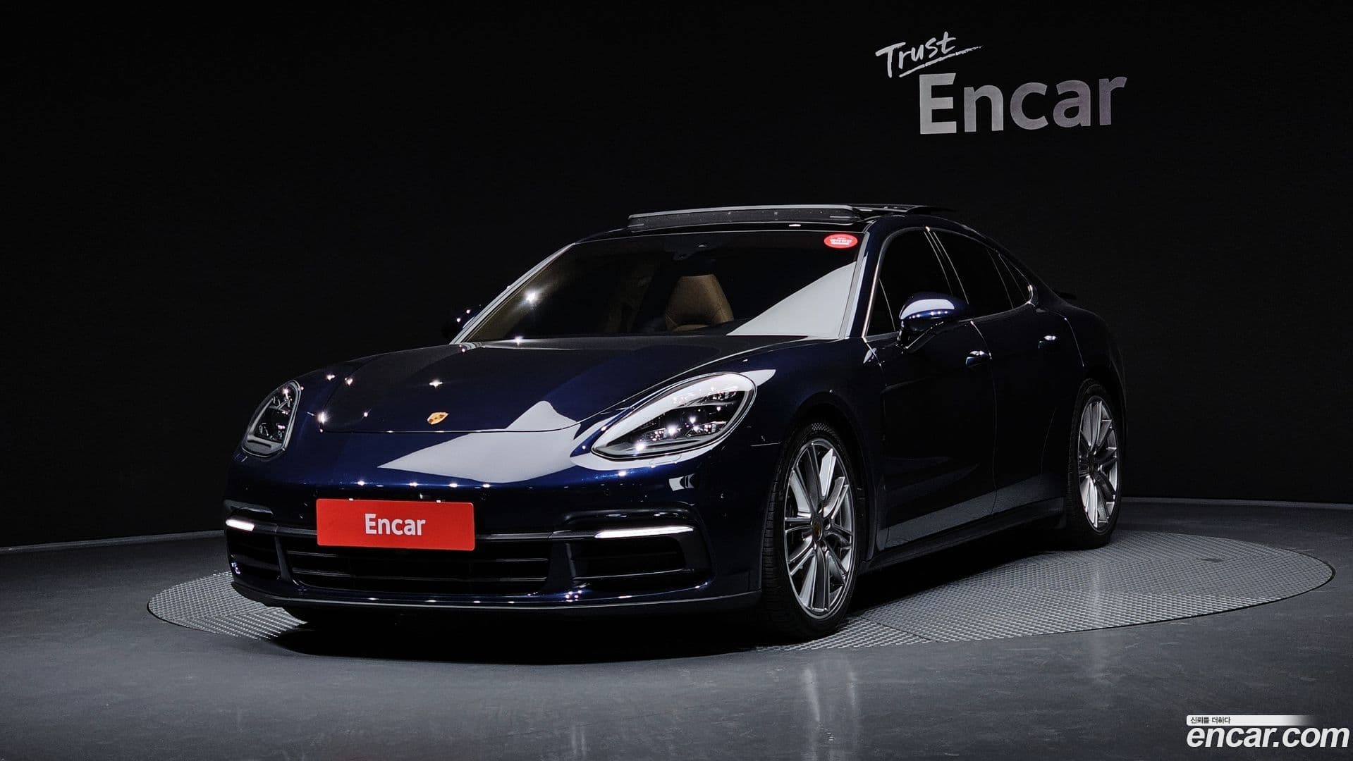 Main__Slider__Photo:Panamera Porsche 2020.1-0
